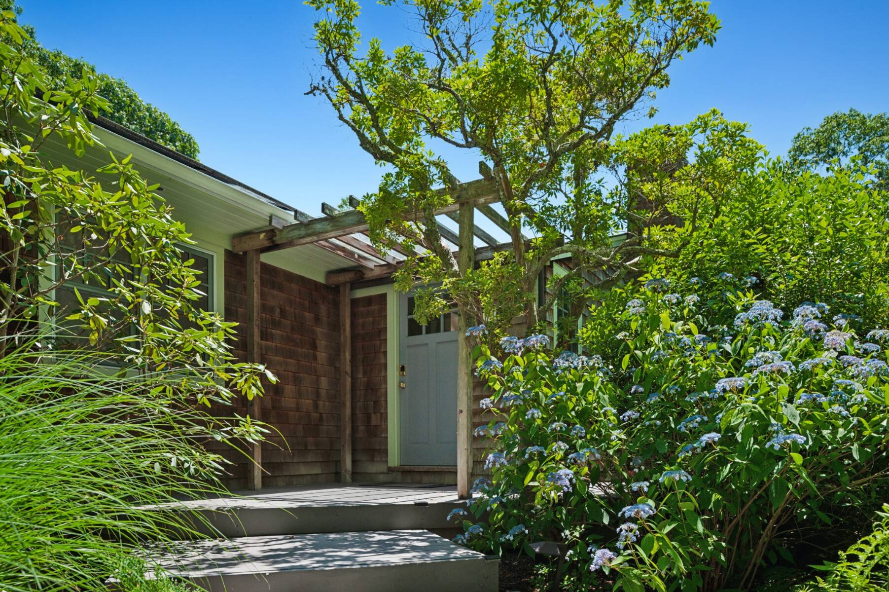 6 Randall Road 
