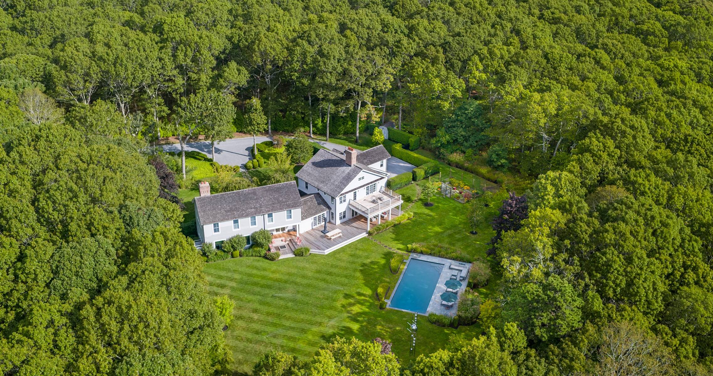 11 Edge Avenue (formerly 335 Edge Of Woods) 