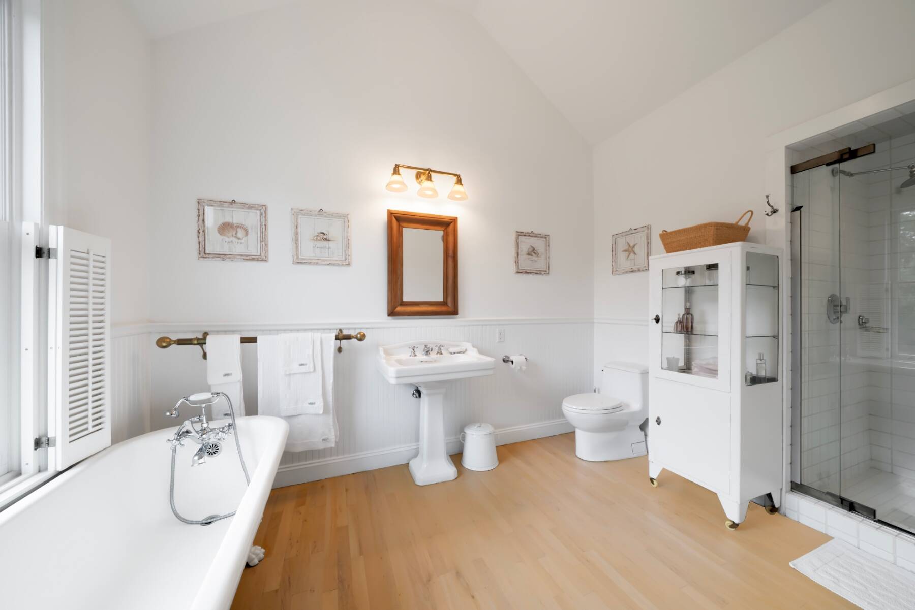 11 Edge Avenue (formerly 335 Edge Of Woods) 