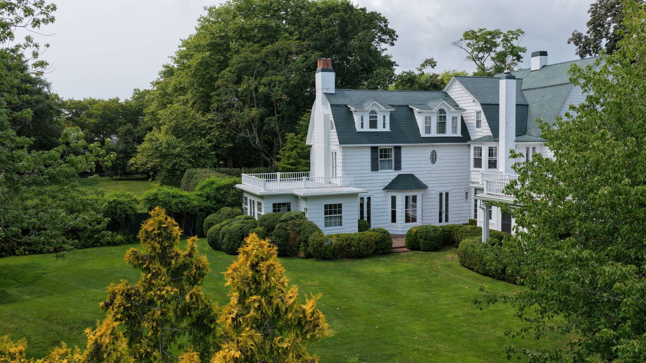 134 Wyandanch Lane 