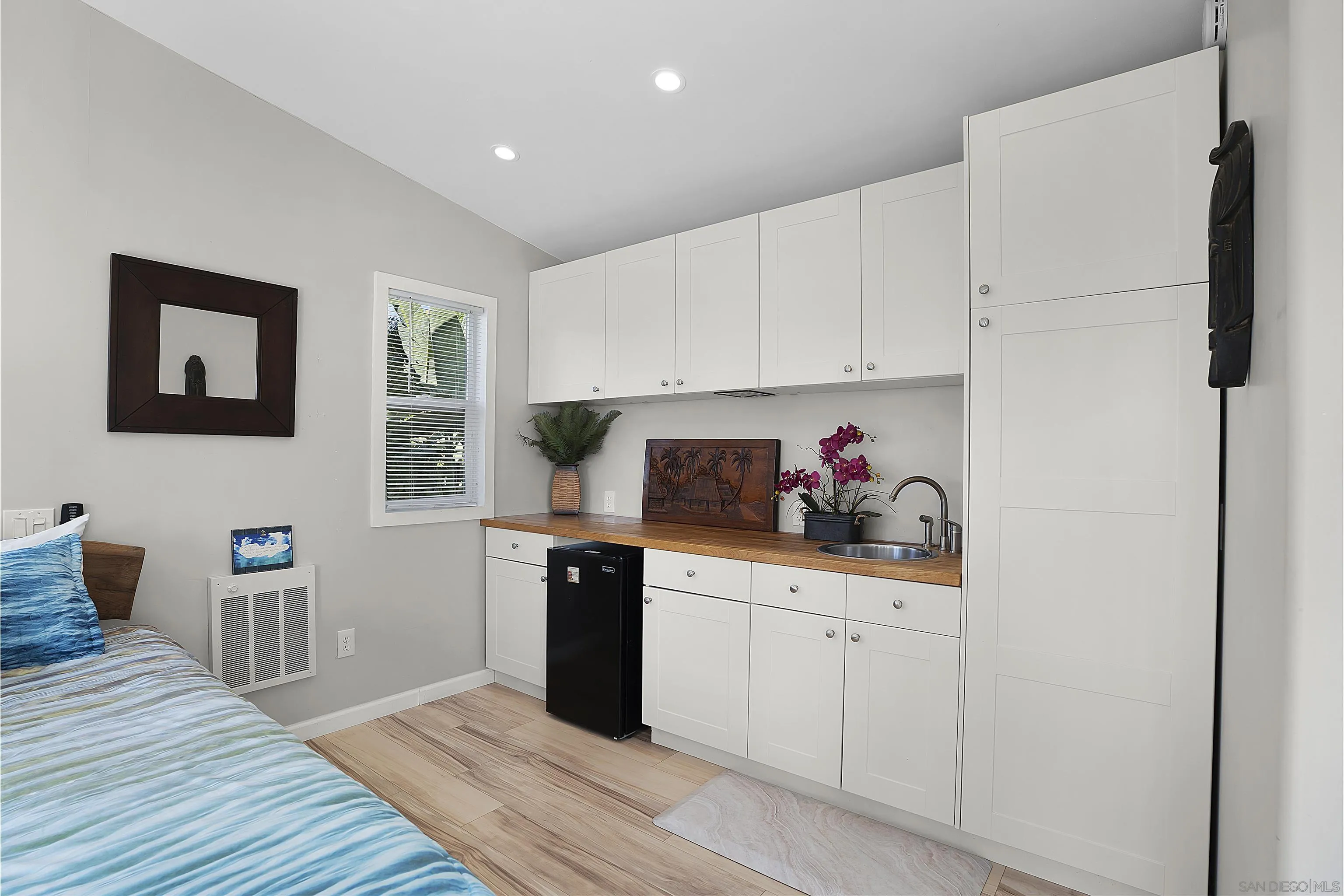 1335 Tourmaline Street