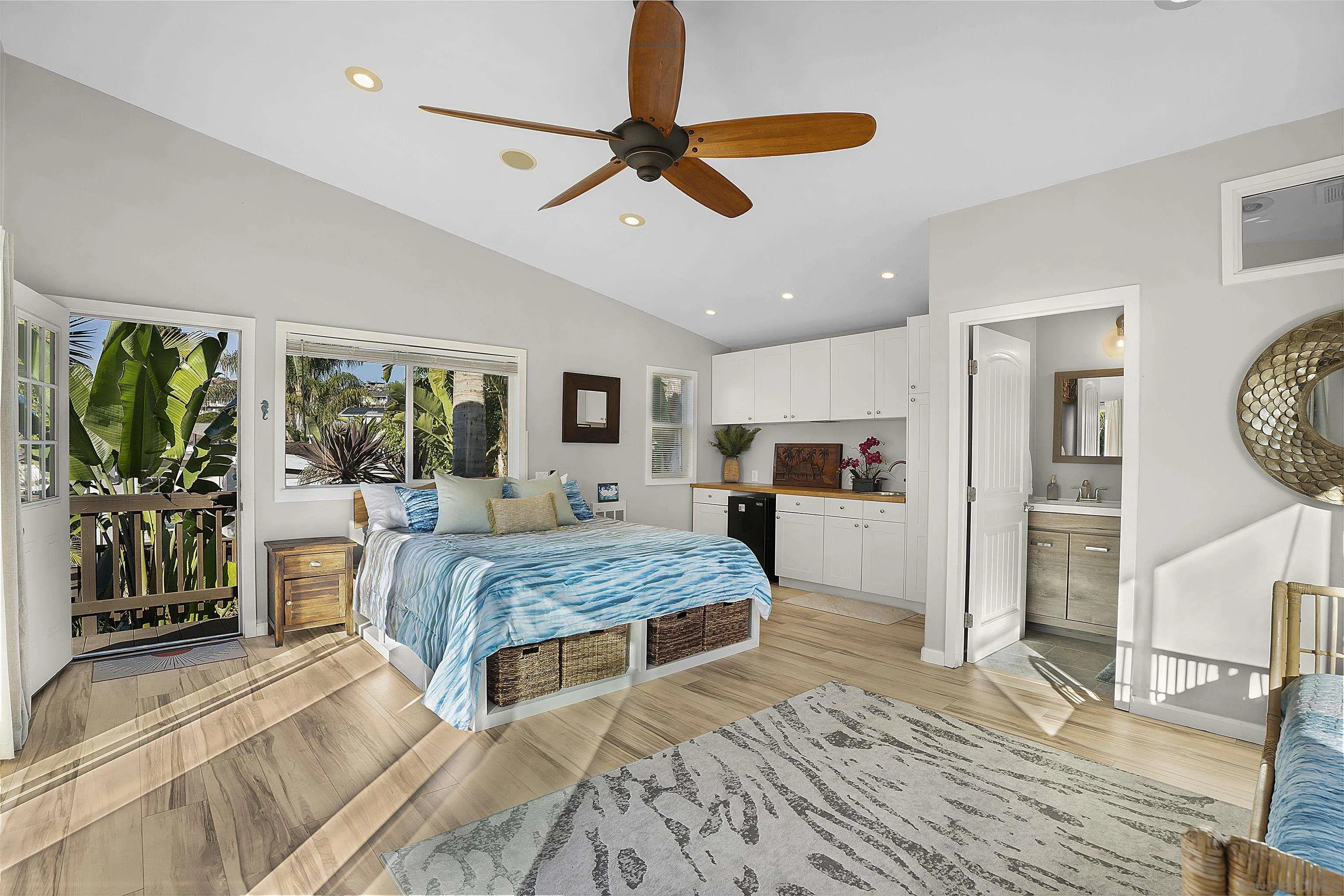 1335 Tourmaline Street