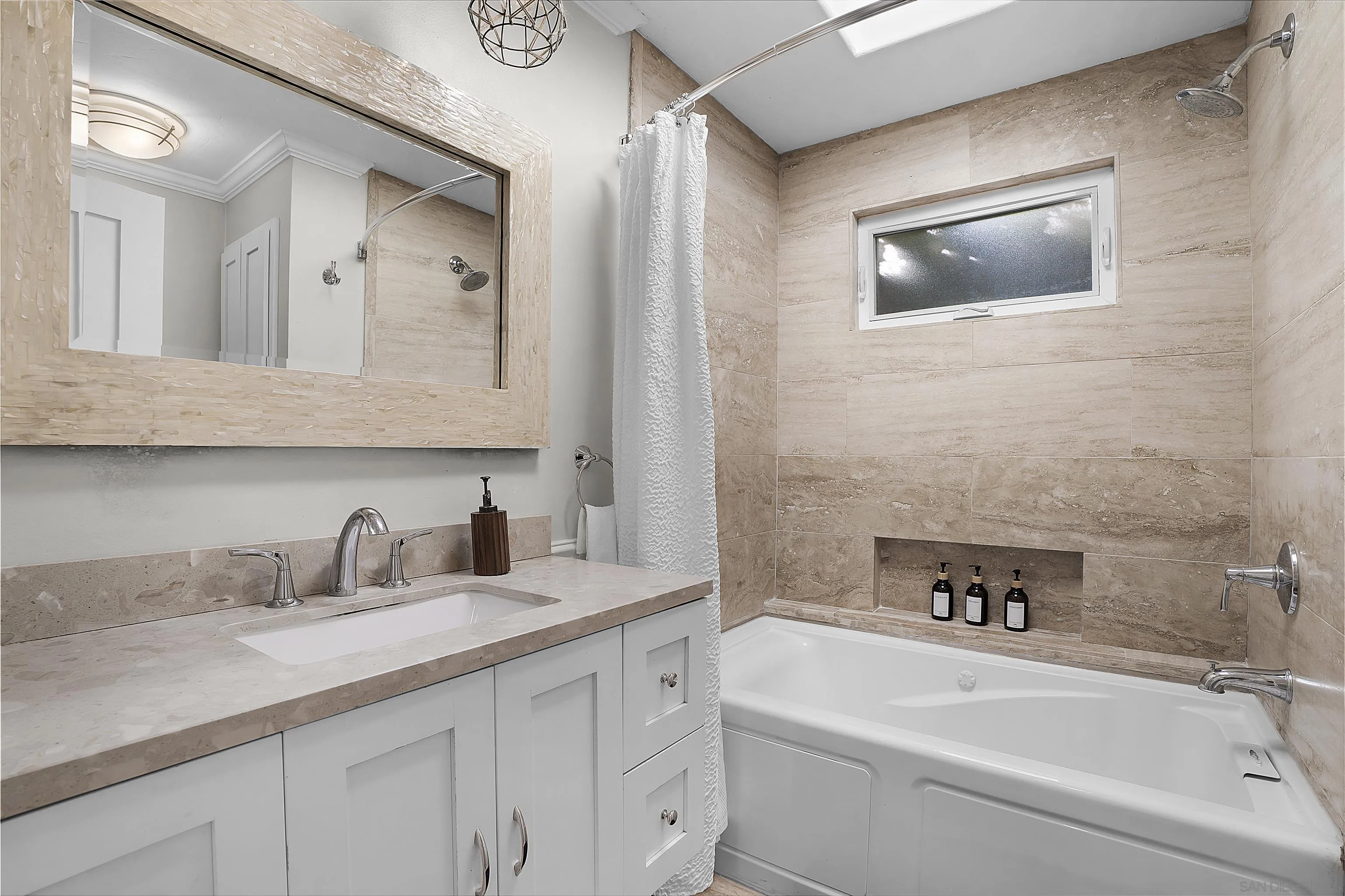 1335 Tourmaline Street