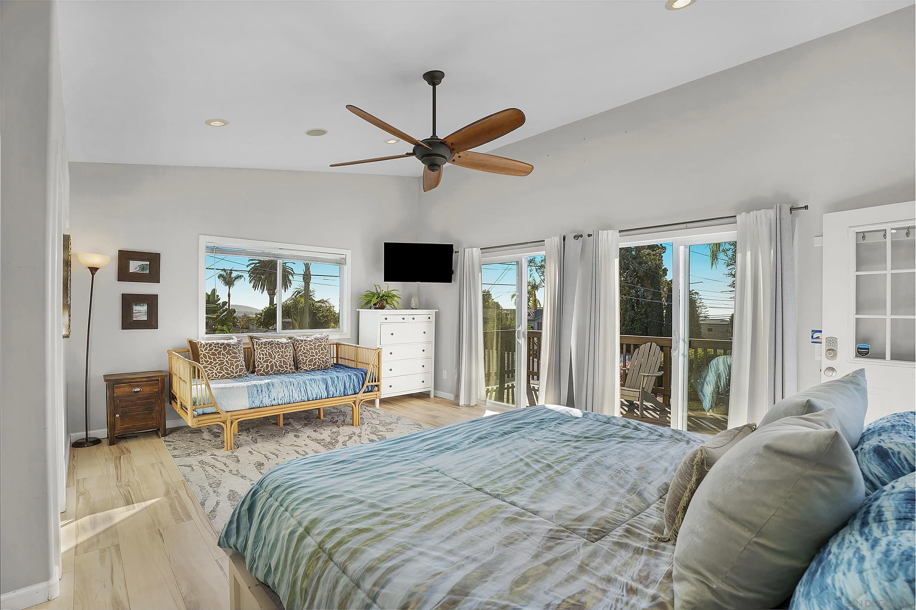 1335 Tourmaline Street