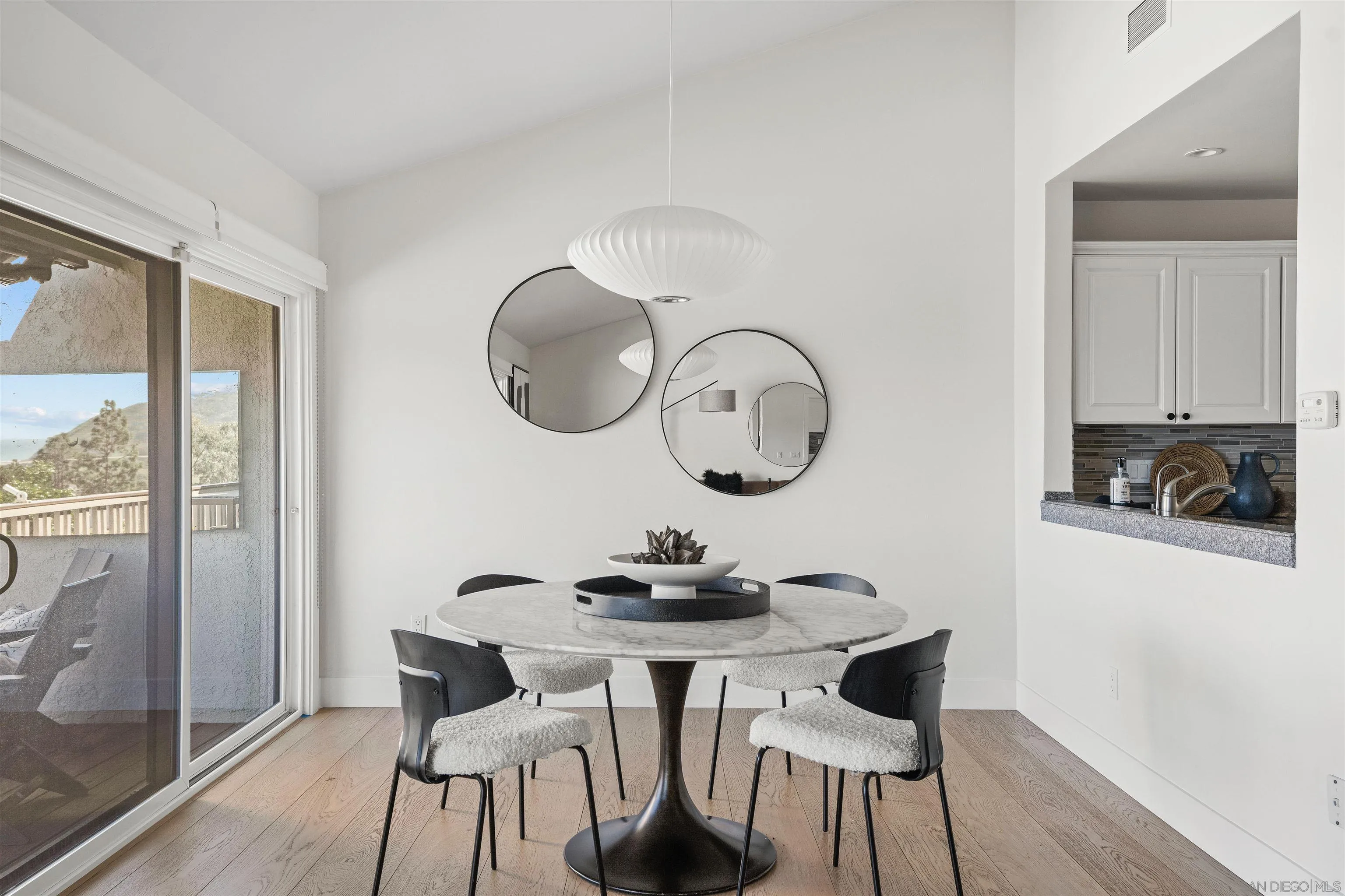 12858 Caminito En Flor