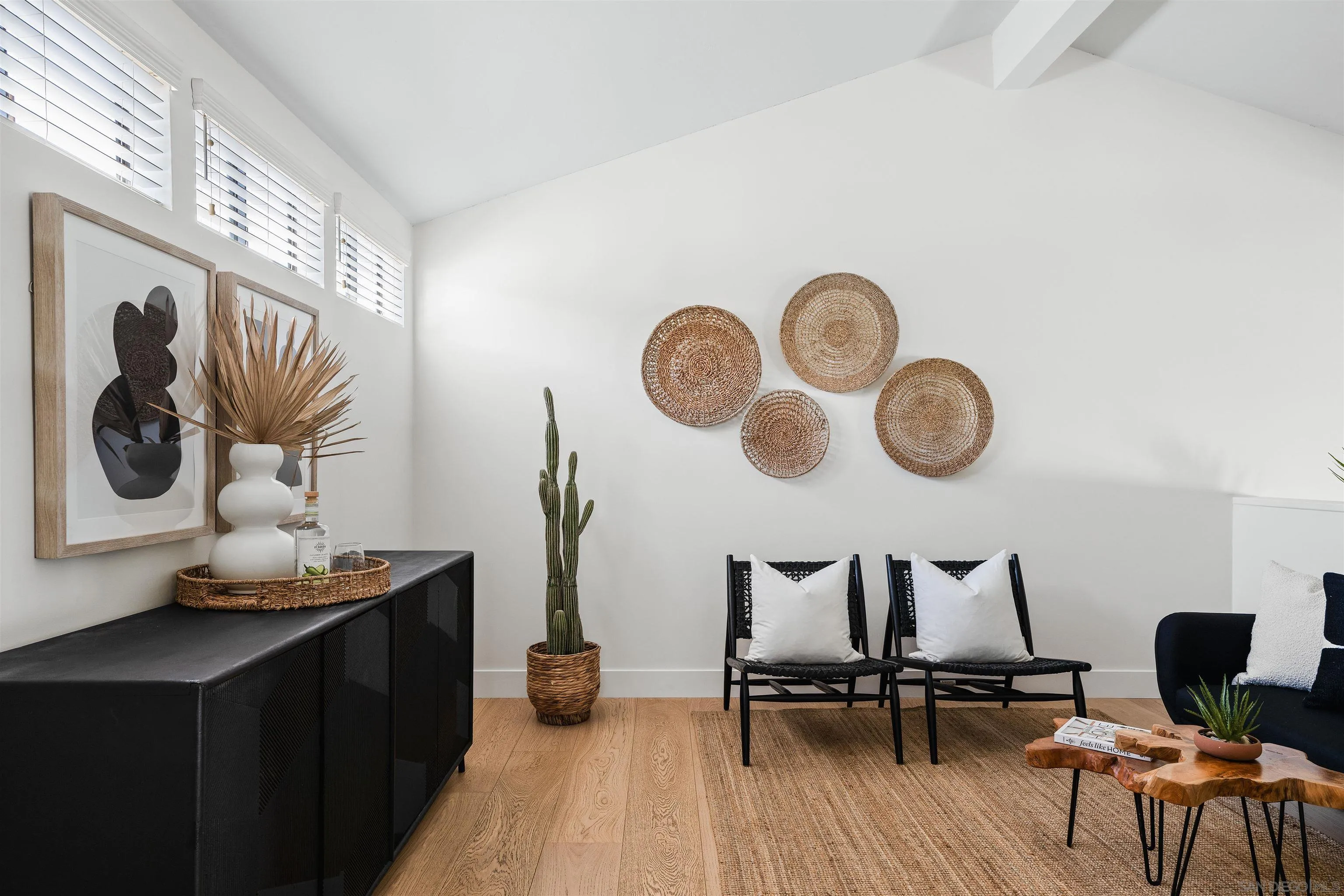 12858 Caminito En Flor