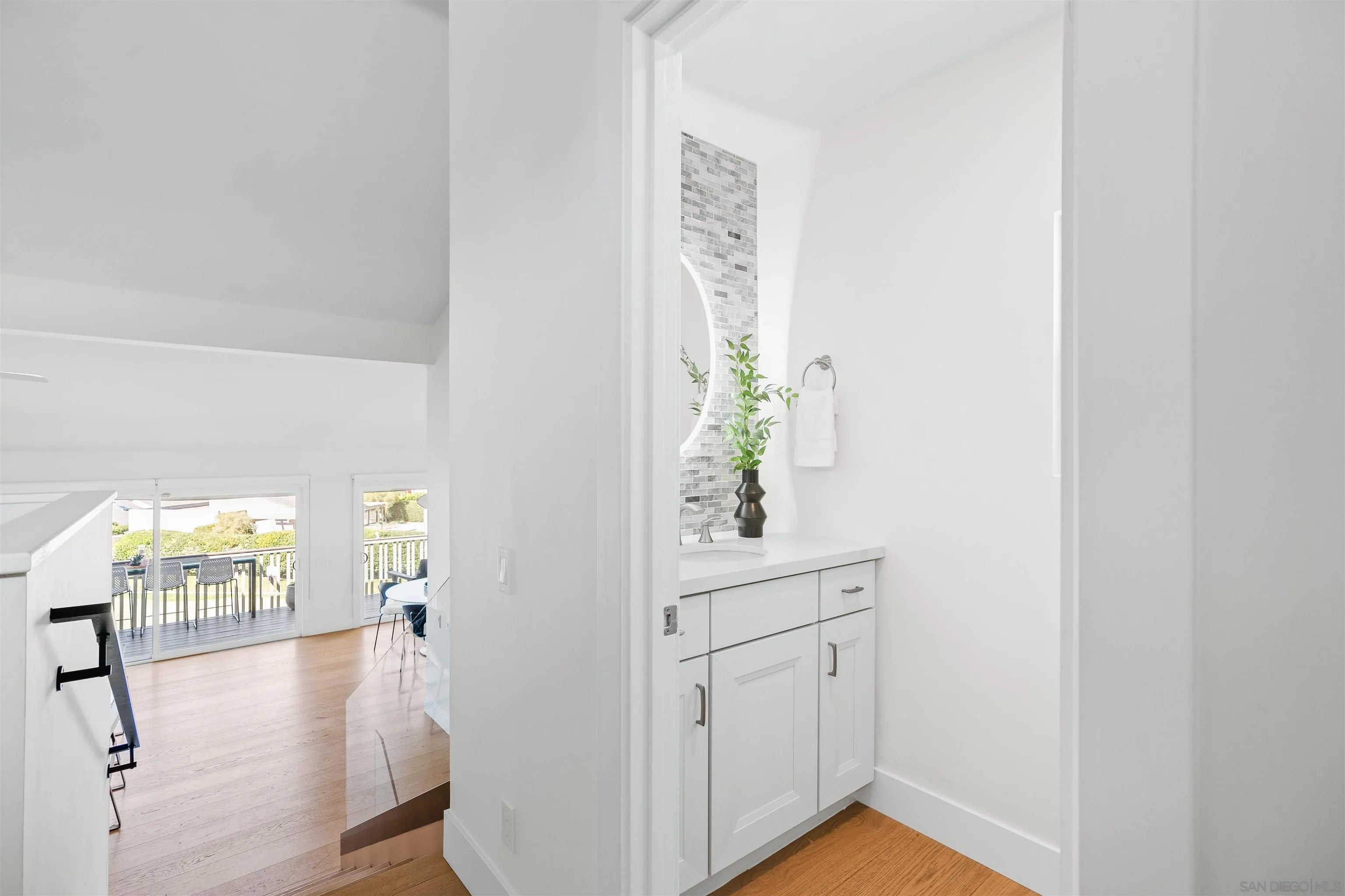 12858 Caminito En Flor