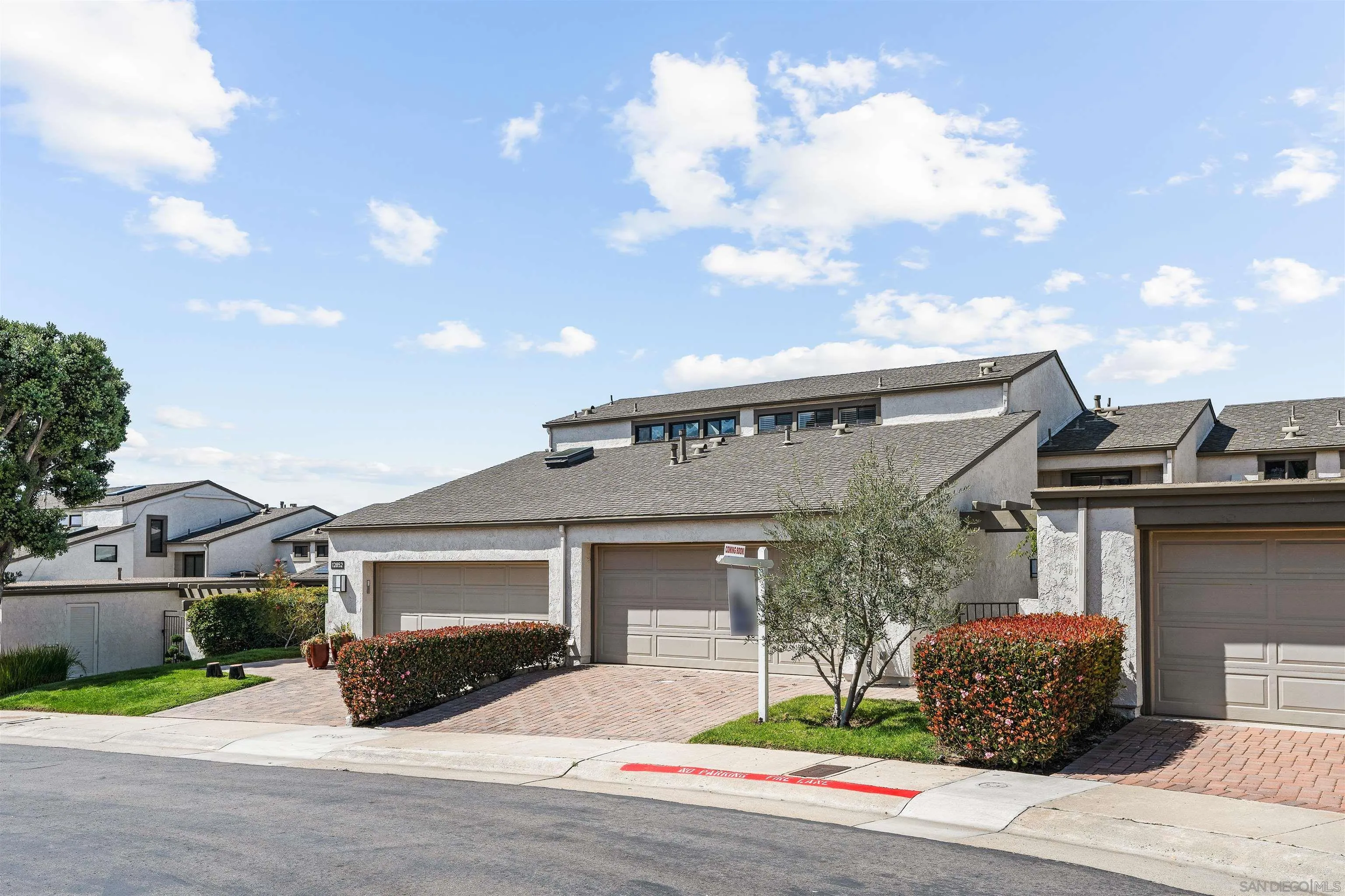 12858 Caminito En Flor