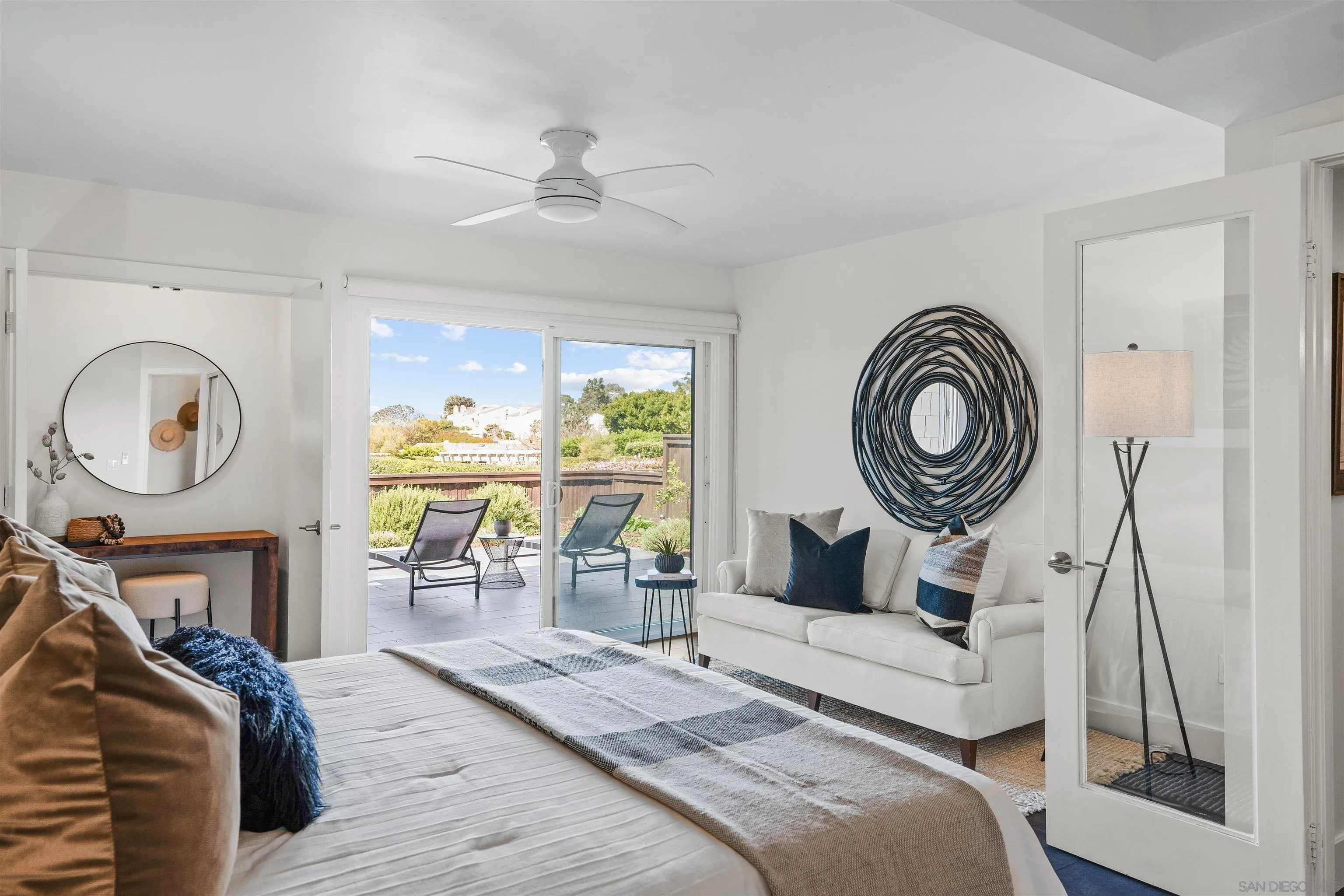 12858 Caminito En Flor