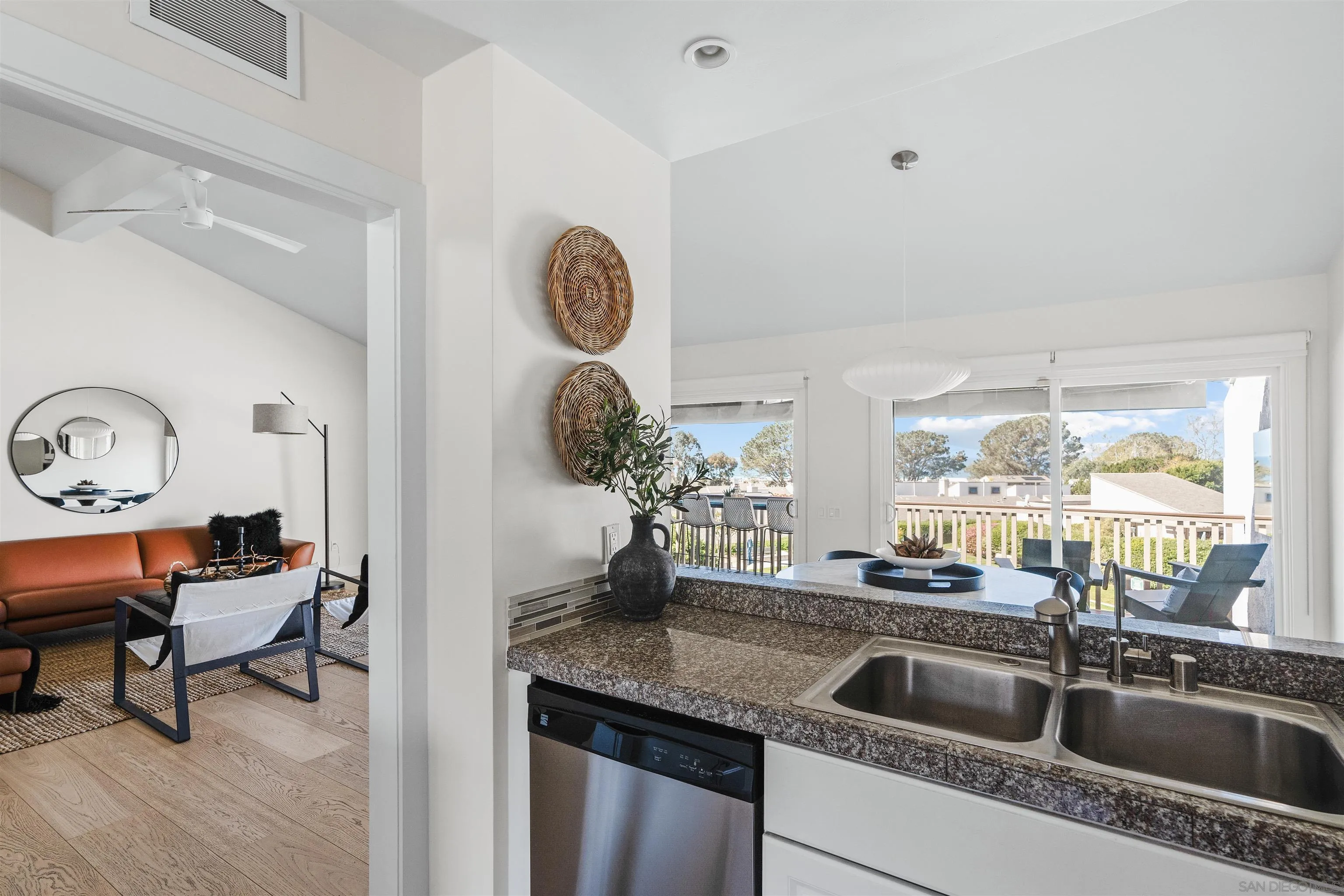 12858 Caminito En Flor