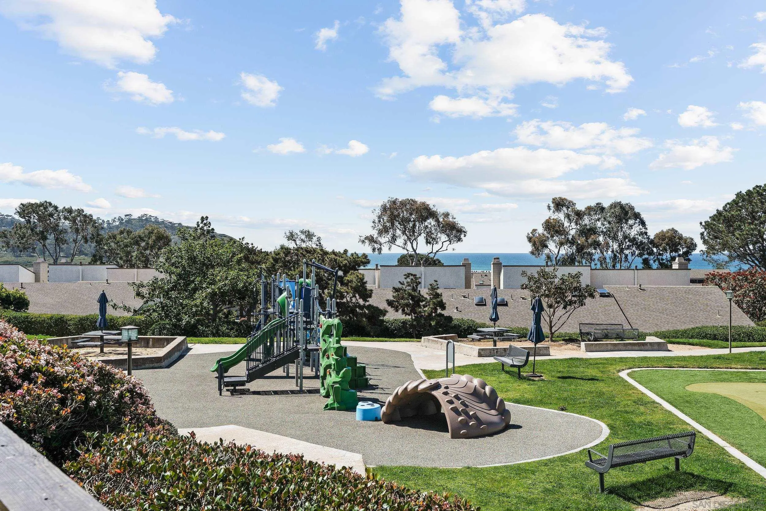 12858 Caminito En Flor