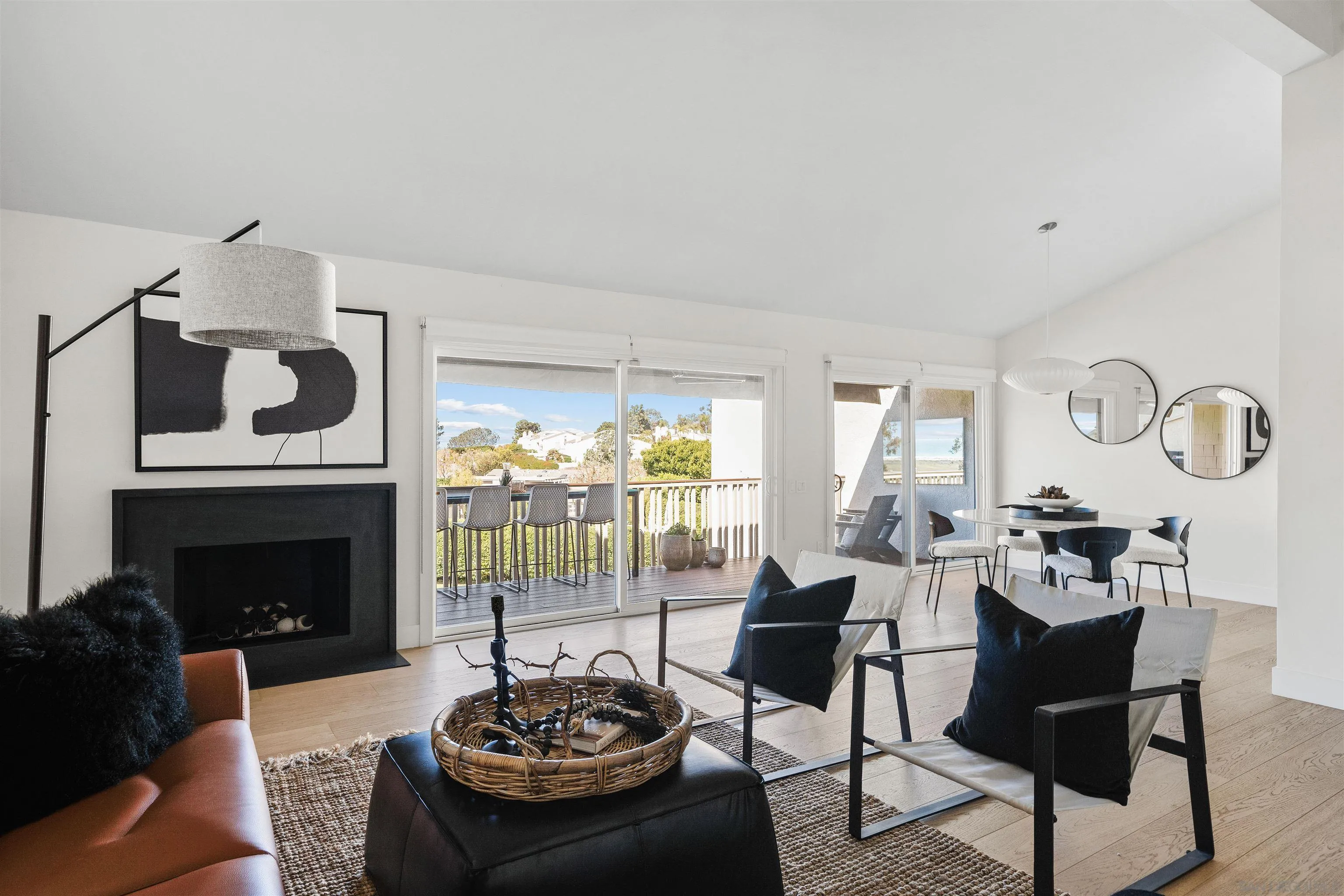 12858 Caminito En Flor