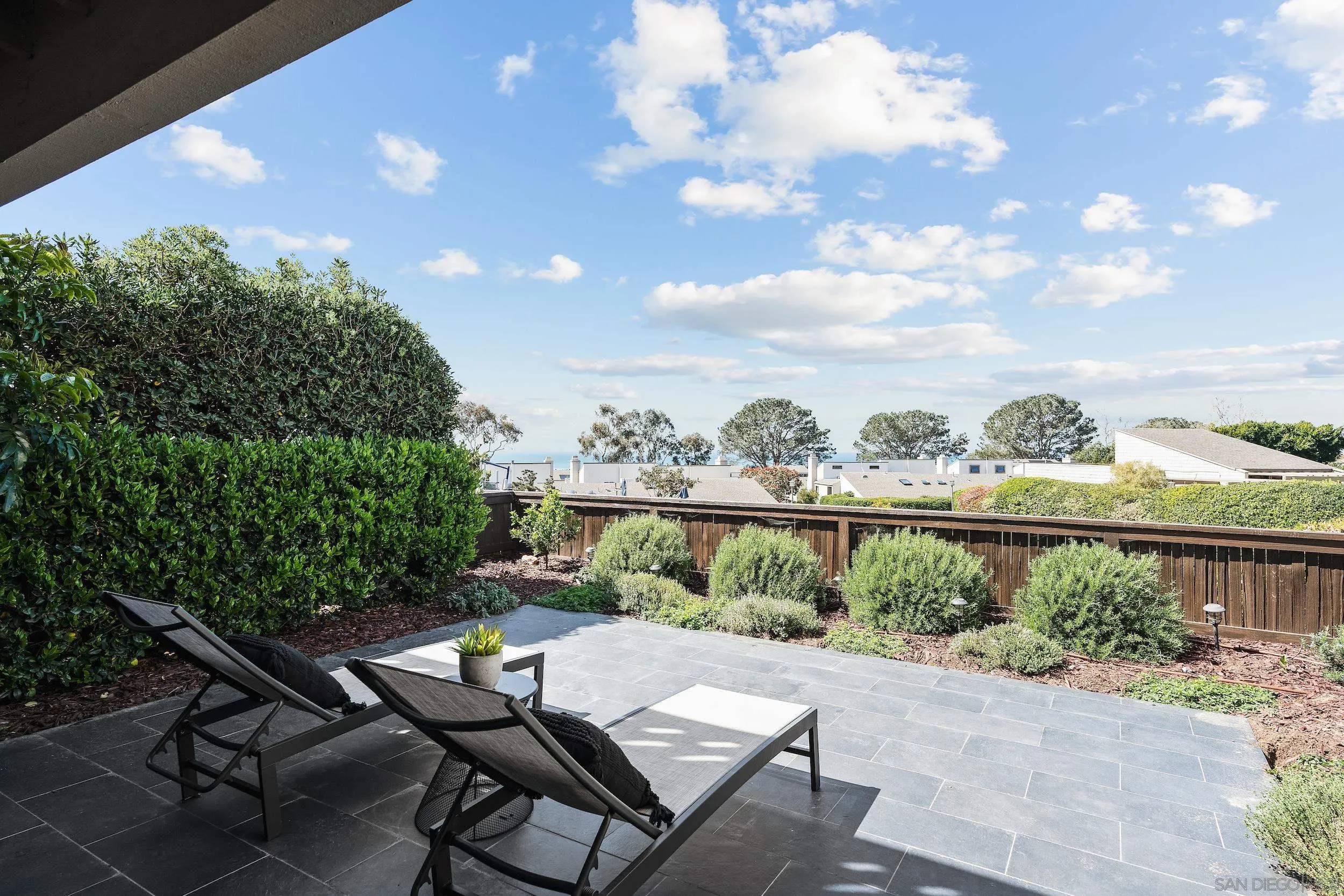 12858 Caminito En Flor