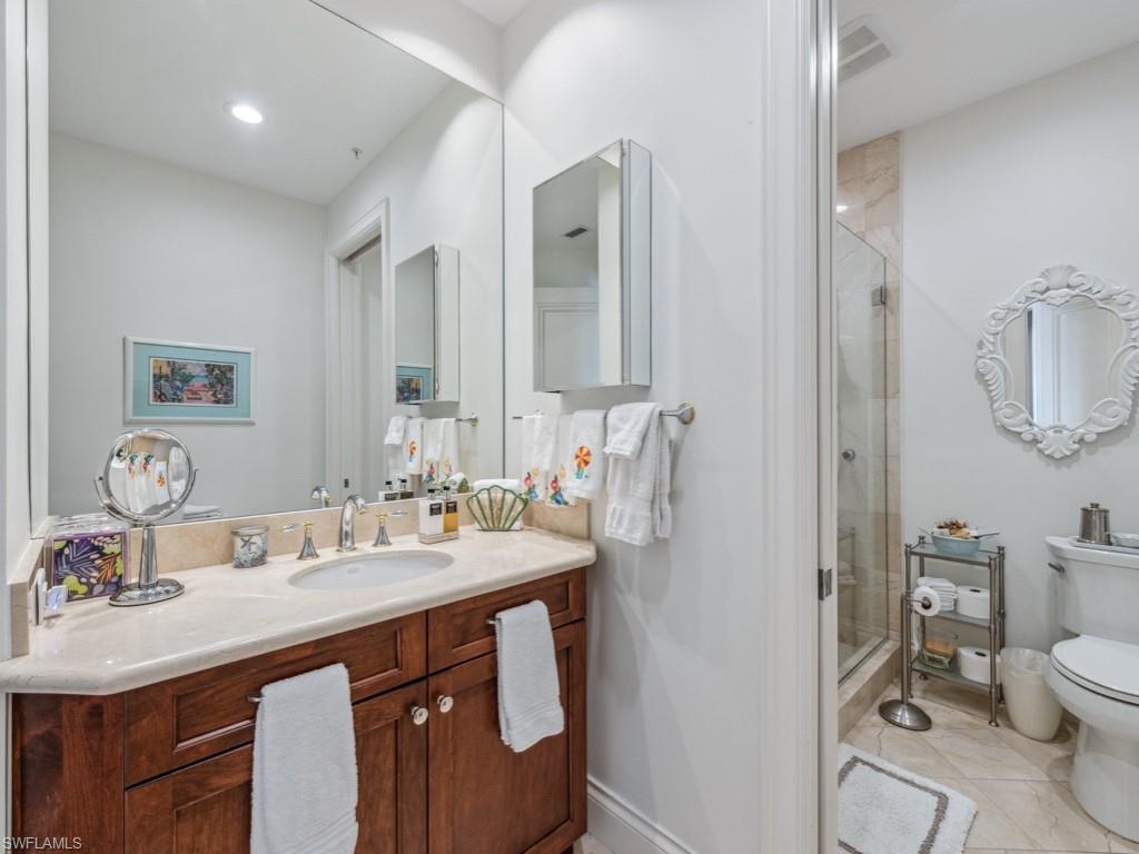 625 5th AVE S # 302 Unit: PH-302
