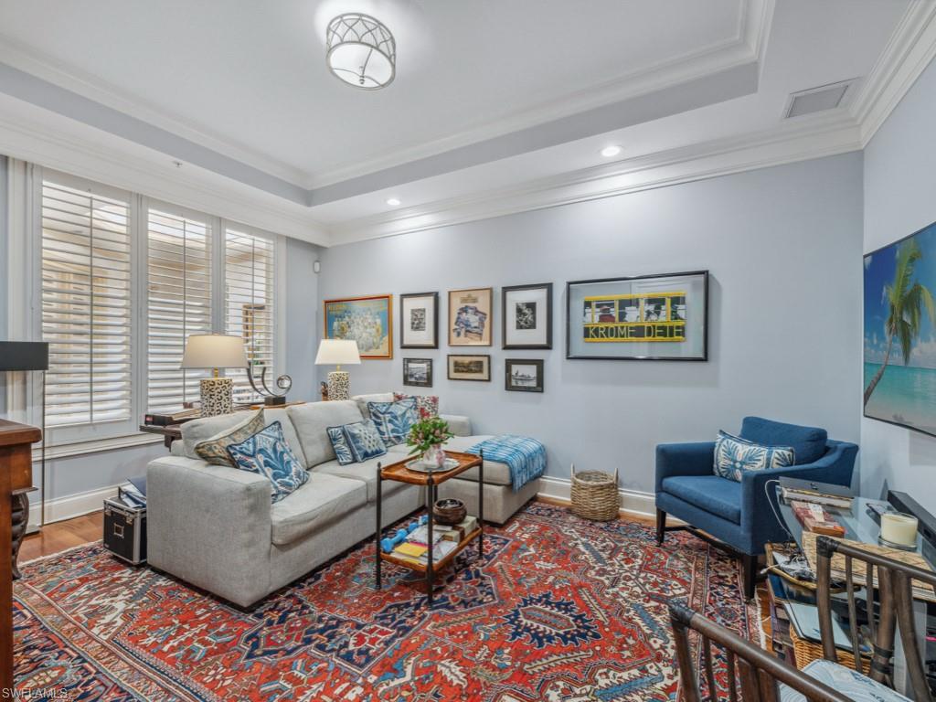 625 5th AVE S # 302 Unit: PH-302