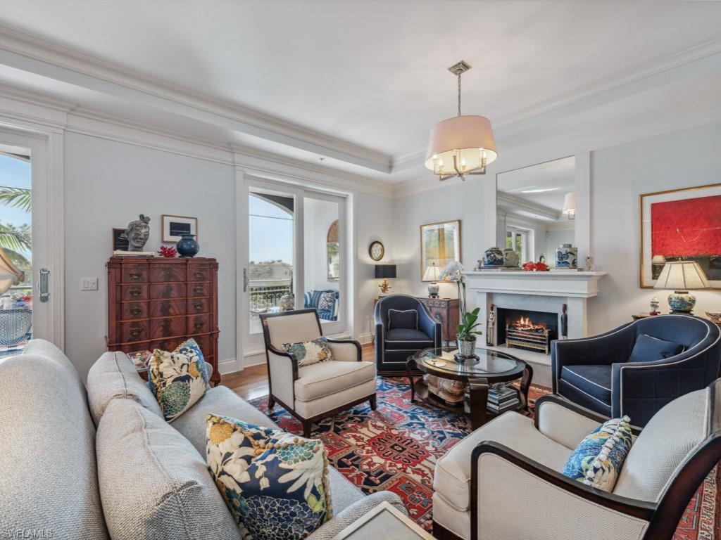 625 5th AVE S # 302 Unit: PH-302