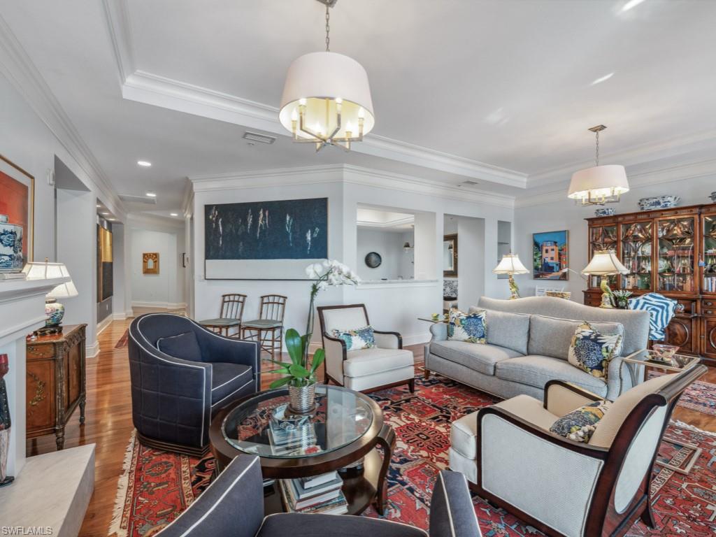 625 5th AVE S # 302 Unit: PH-302
