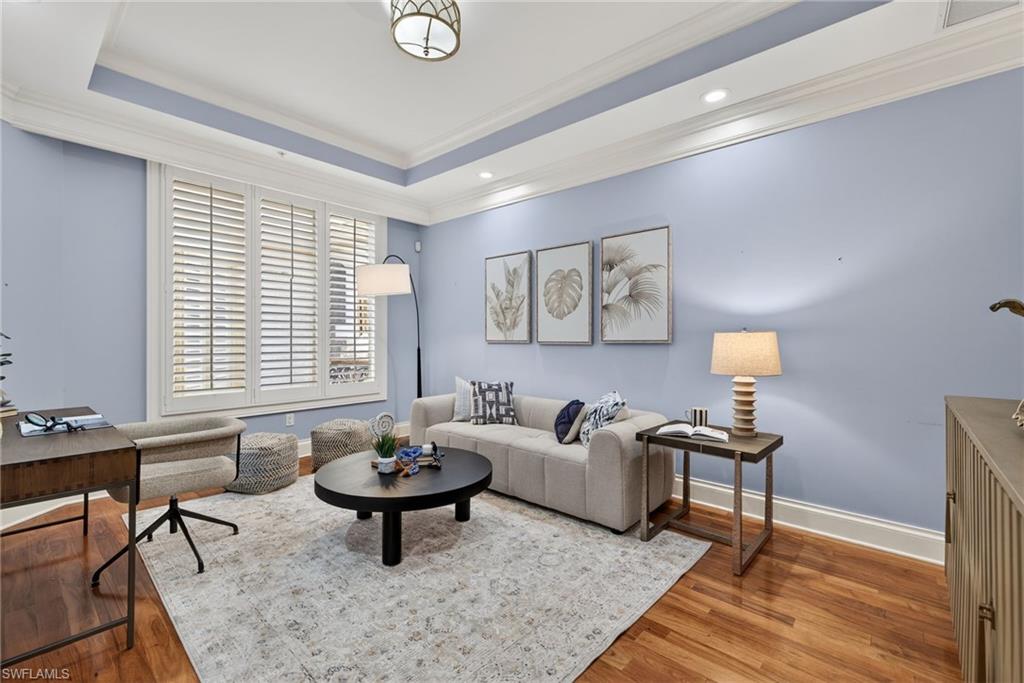 625 5th AVE S PH-302