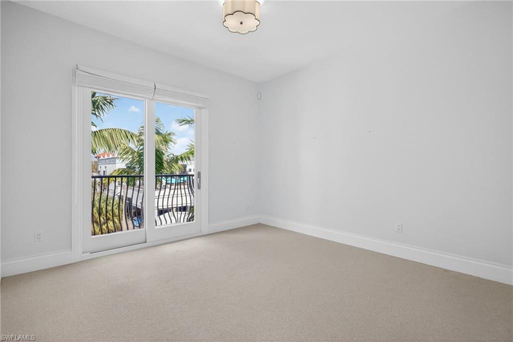 625 5th AVE S PH-302