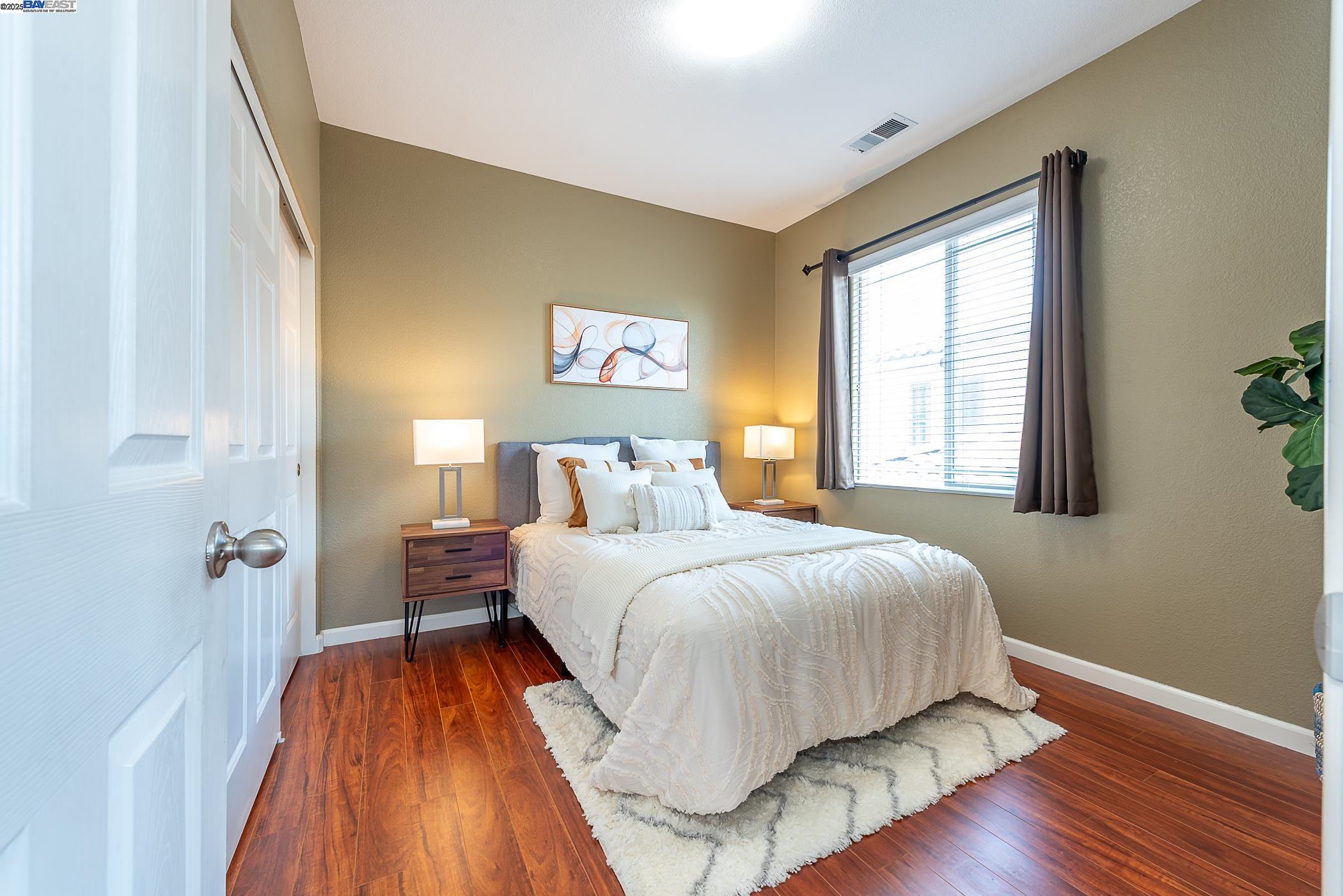 Eden Shores Community - facing the park!