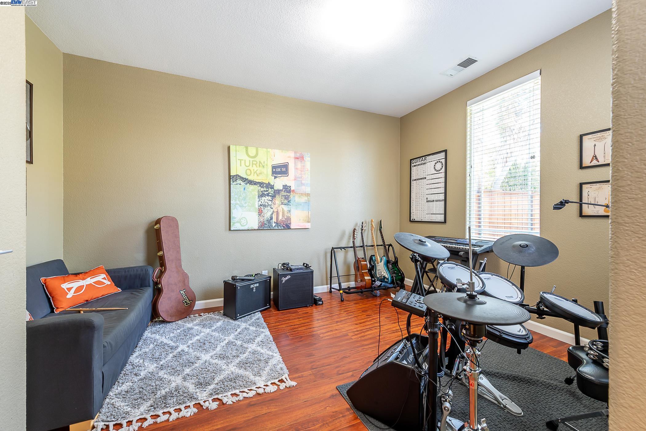 Eden Shores Community - facing the park!