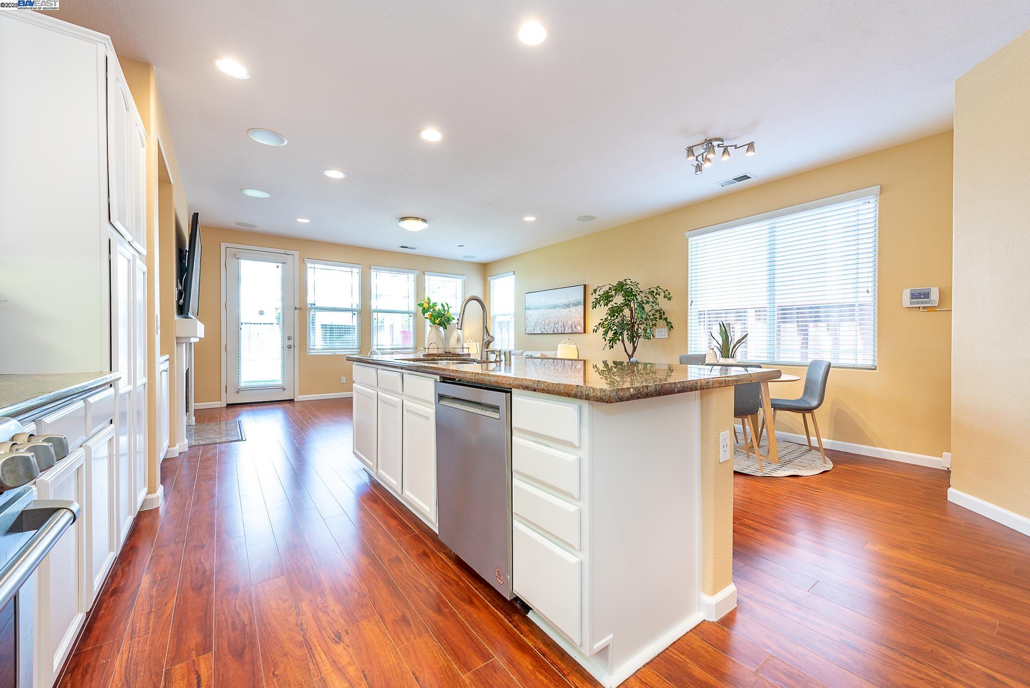 Eden Shores Community - facing the park!