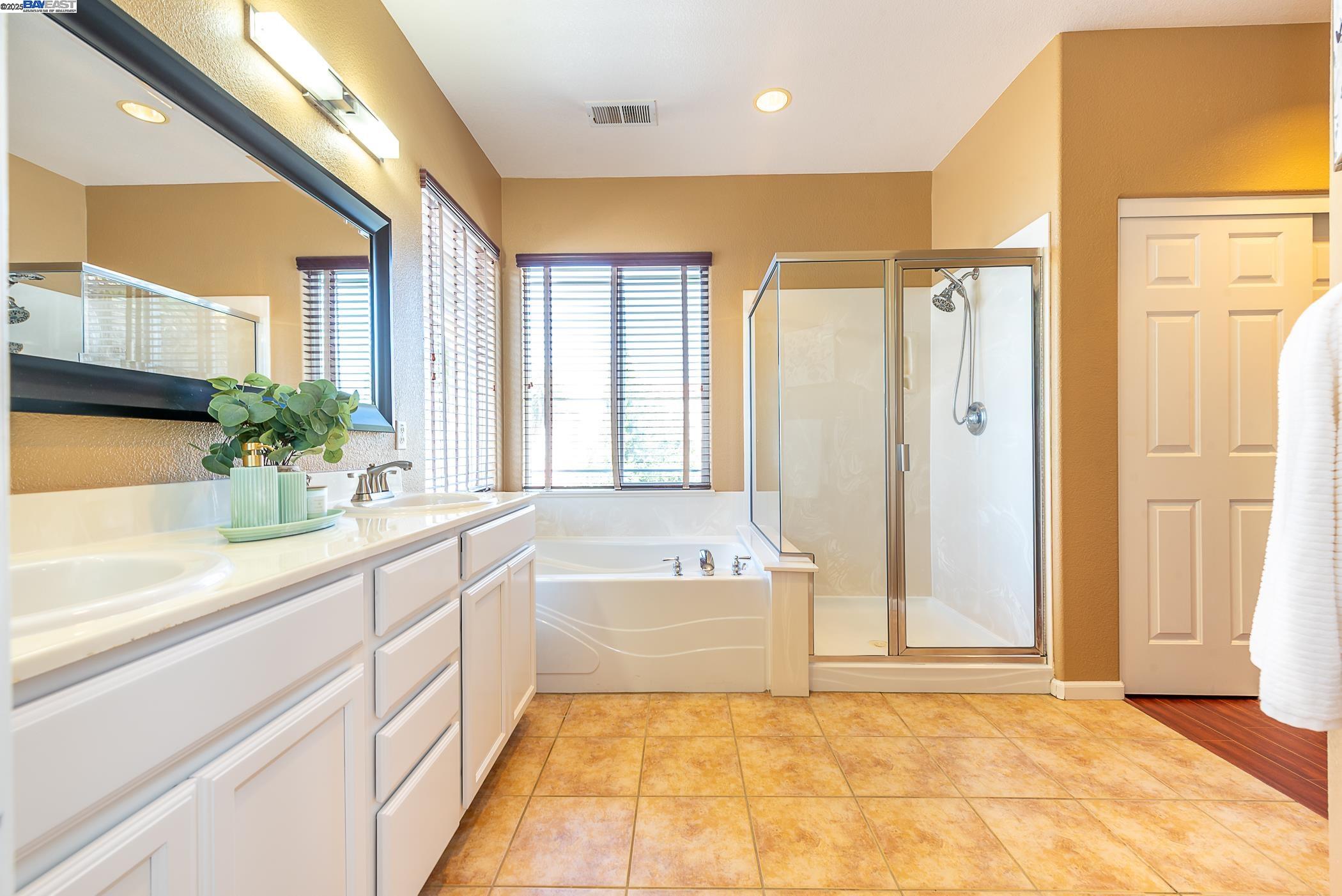 Eden Shores Community - facing the park!