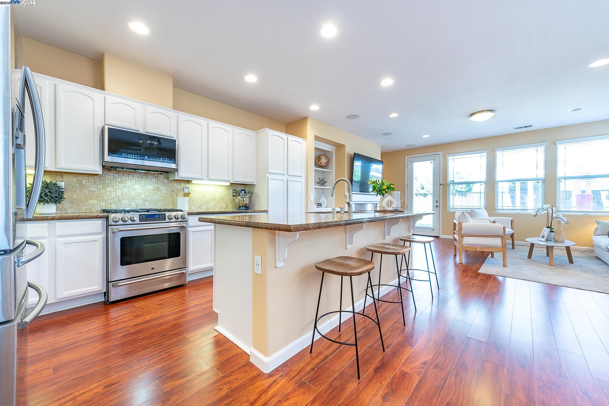 Eden Shores Community - facing the park!