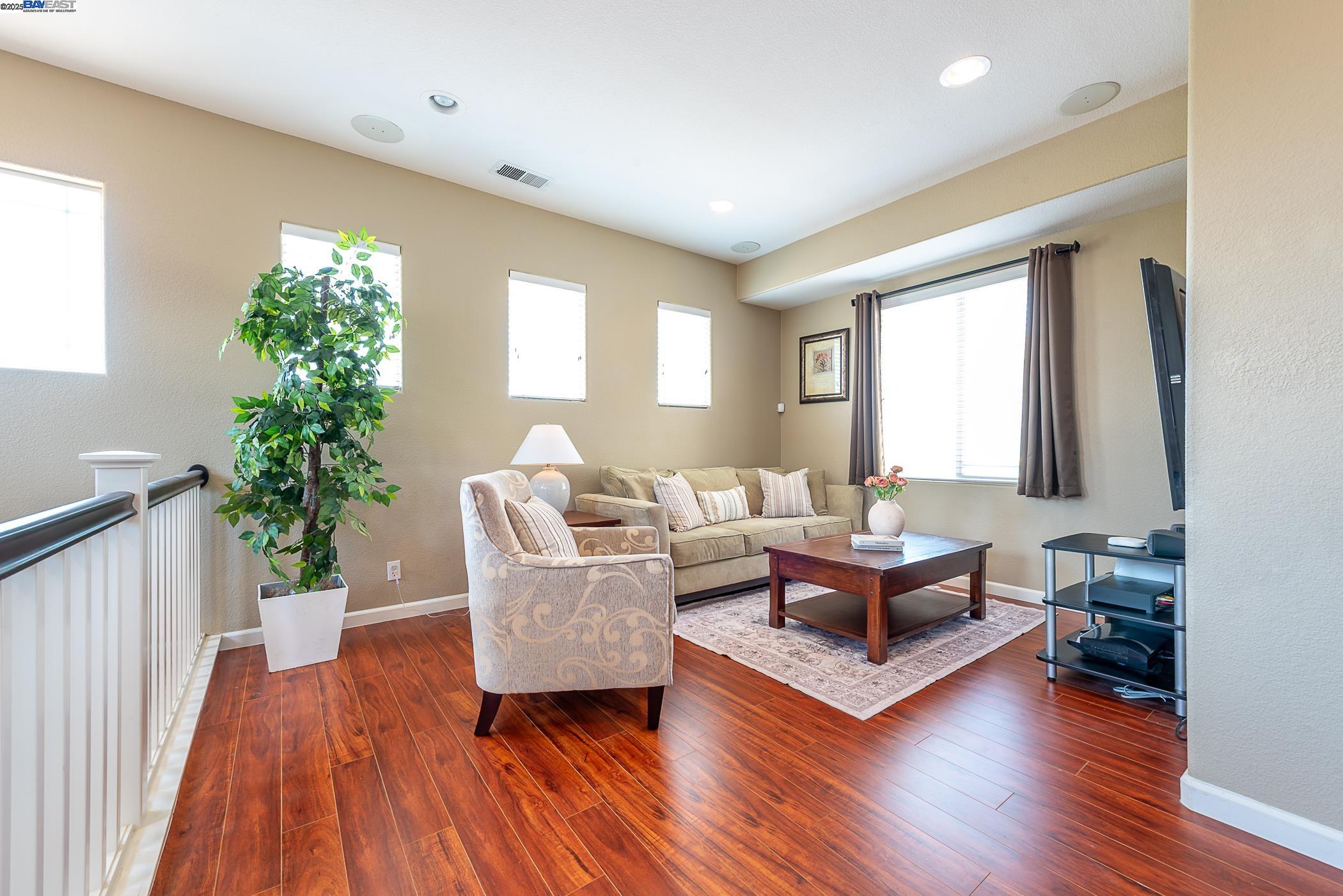 Eden Shores Community - facing the park!
