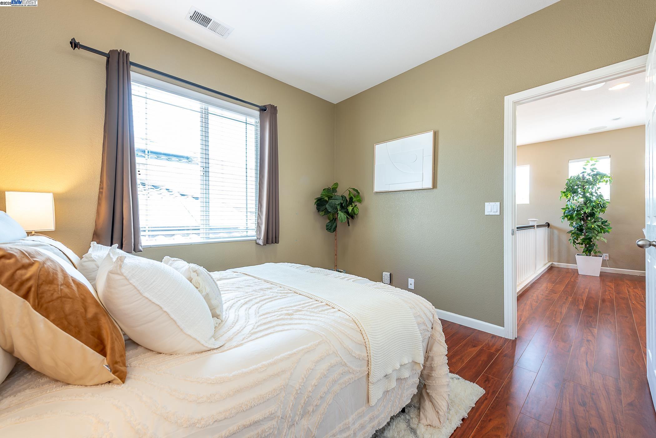 Eden Shores Community - facing the park!