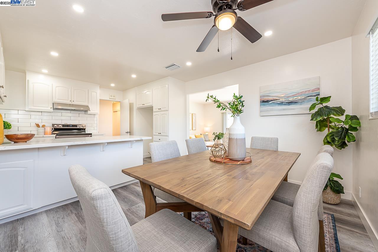 1866 Egret Ln
