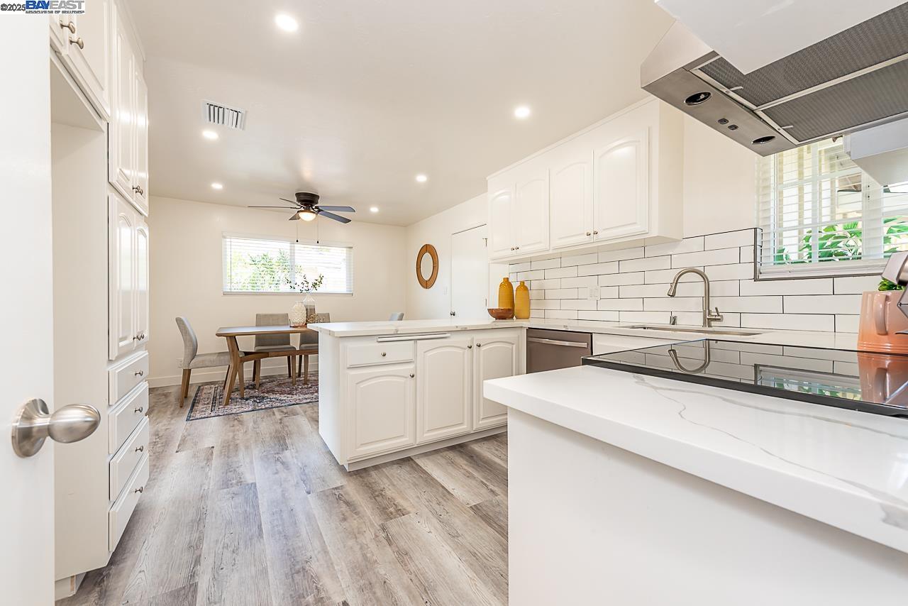1866 Egret Ln