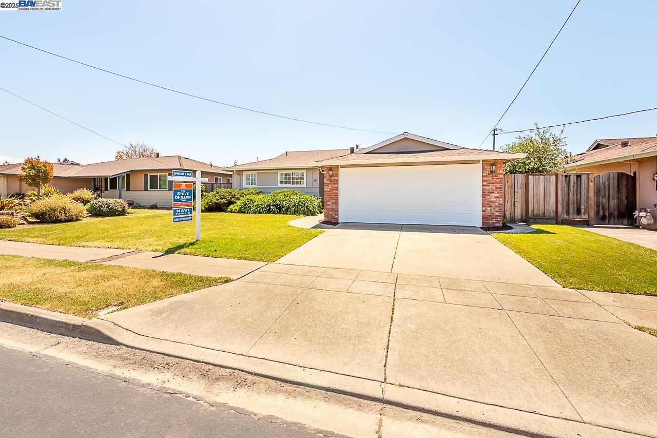 1866 Egret Ln