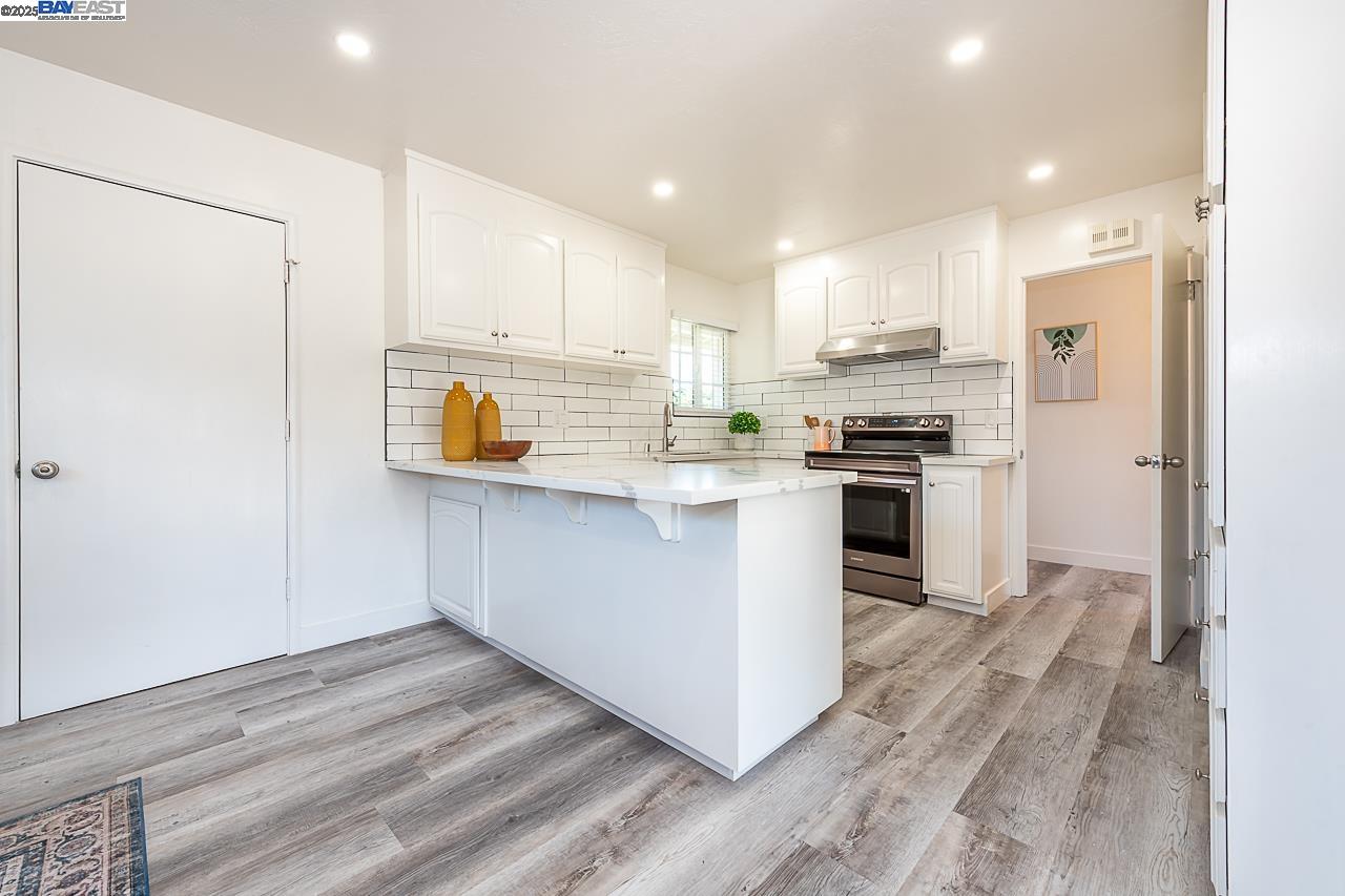 1866 Egret Ln