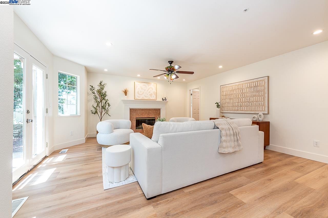 34233 Perry Glen Ter