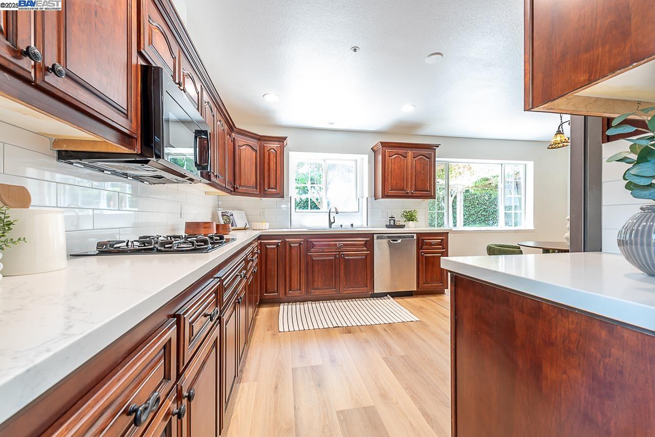 34233 Perry Glen Ter