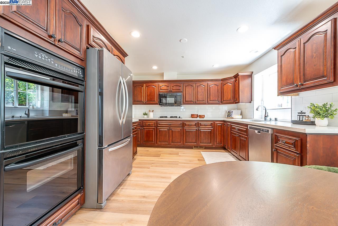 34233 Perry Glen Ter