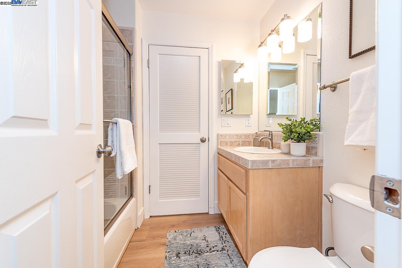 34233 Perry Glen Ter