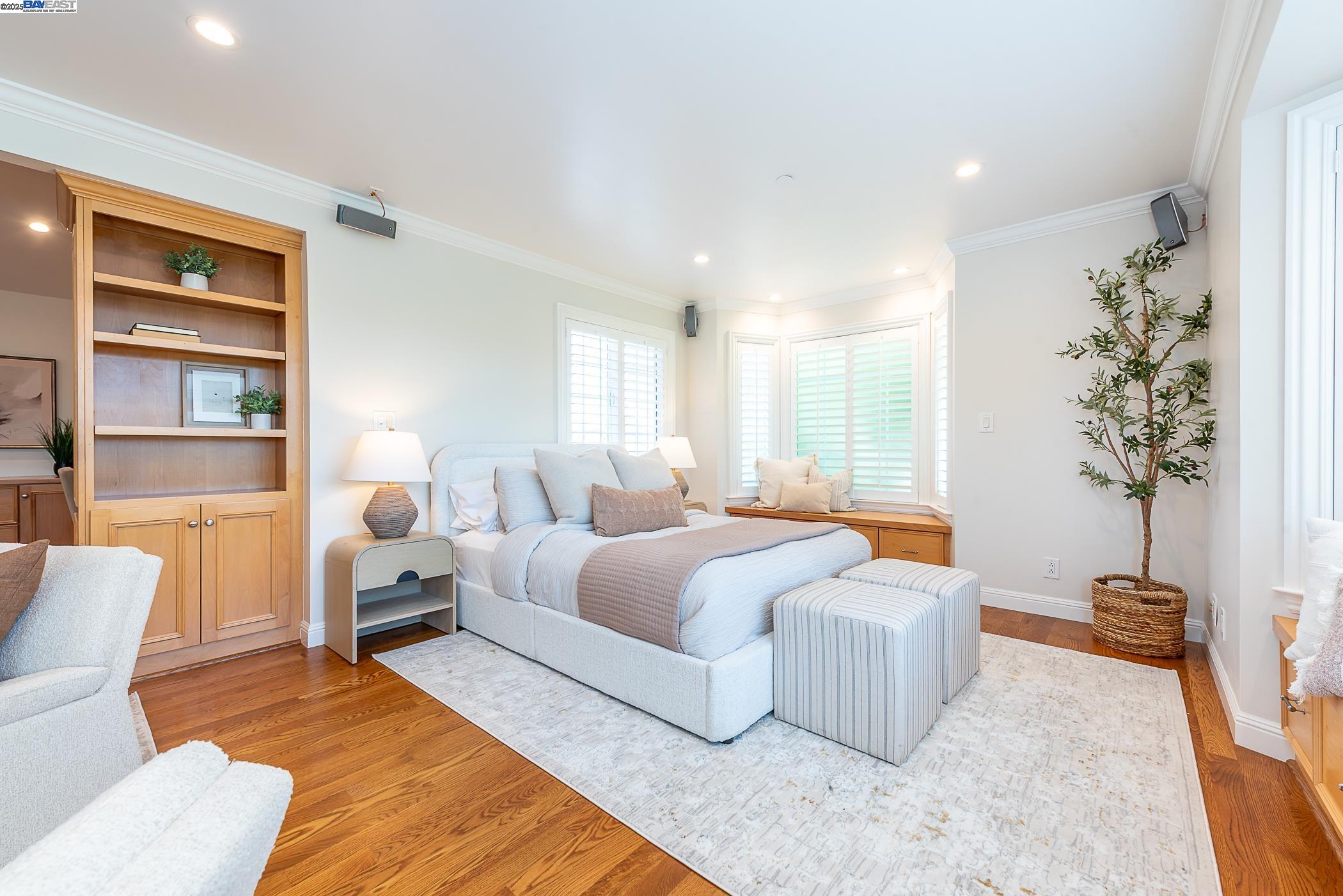 Custom Ponderosa home with  3 car garage - Pioneer Elementary School!