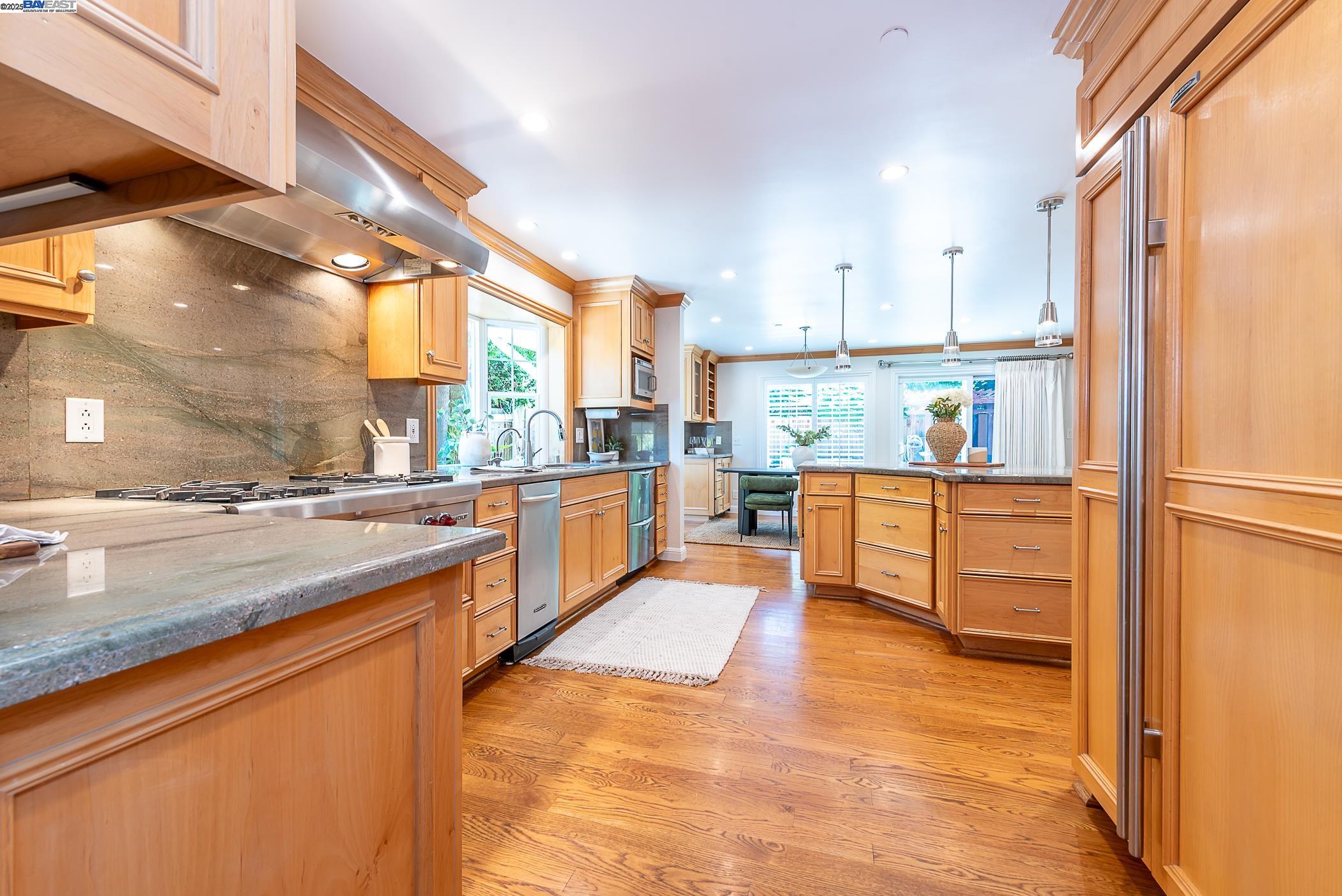 Custom Ponderosa home with  3 car garage - Pioneer Elementary School!