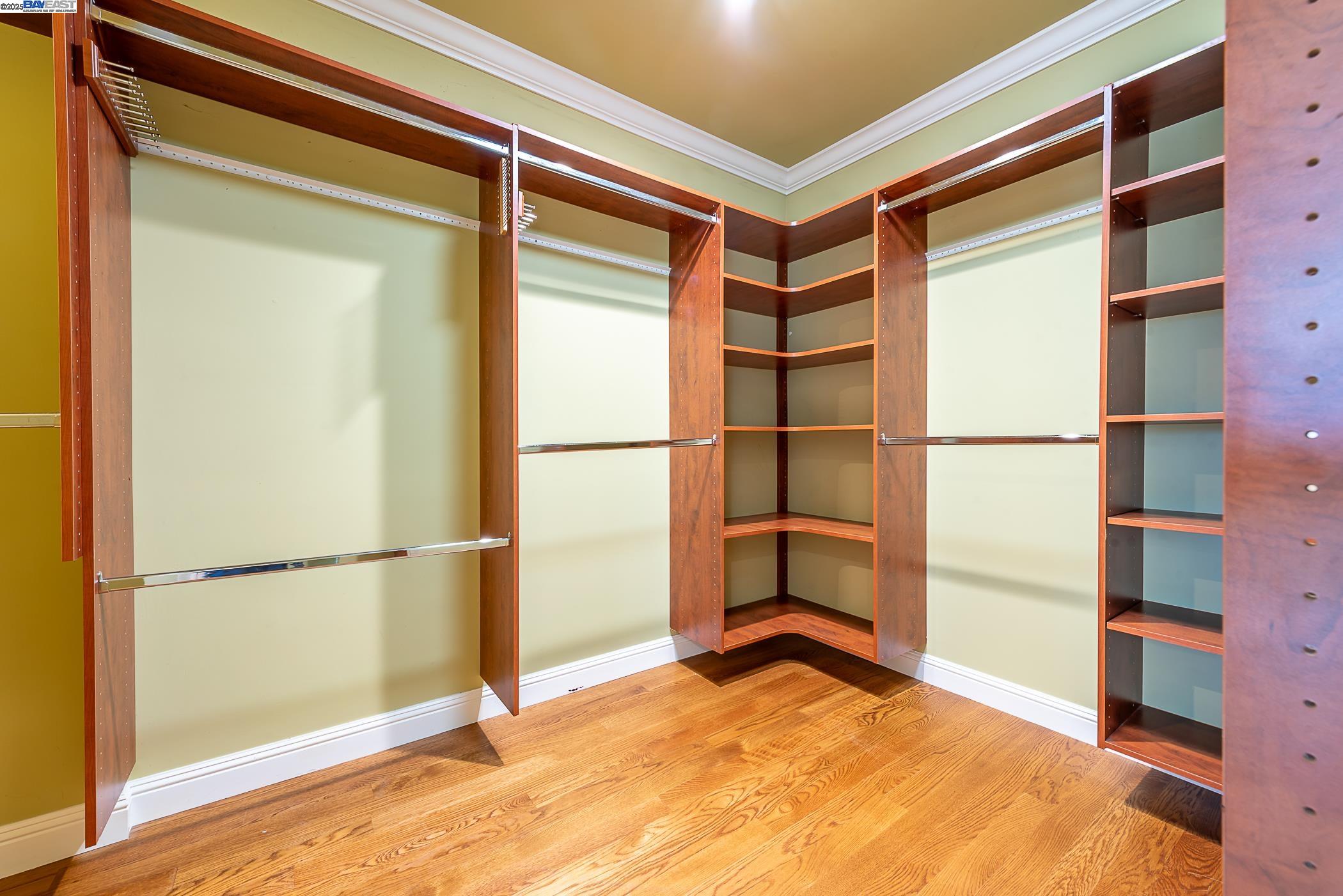 Custom Ponderosa home with  3 car garage - Pioneer Elementary School!
