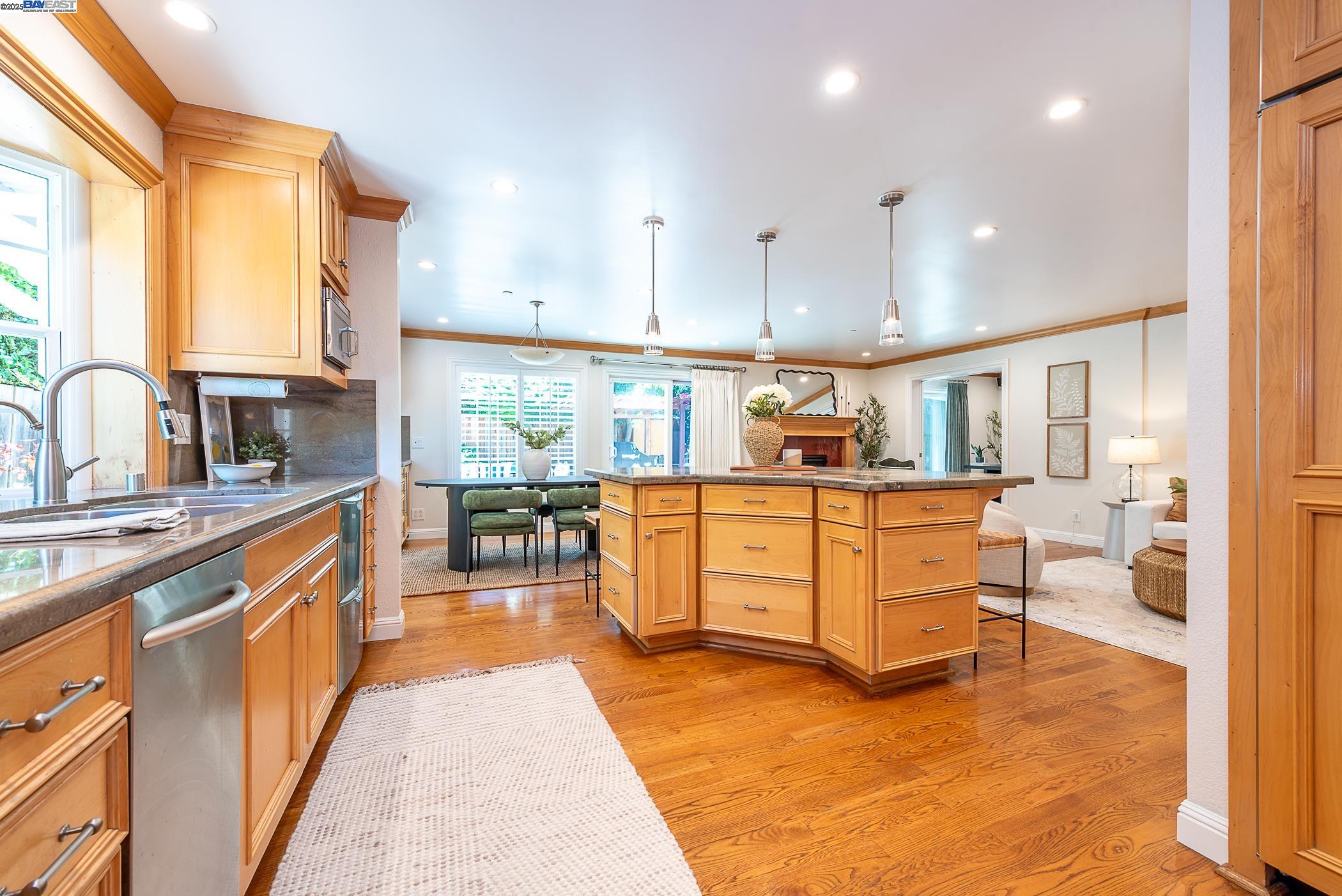 Custom Ponderosa home with  3 car garage - Pioneer Elementary School!