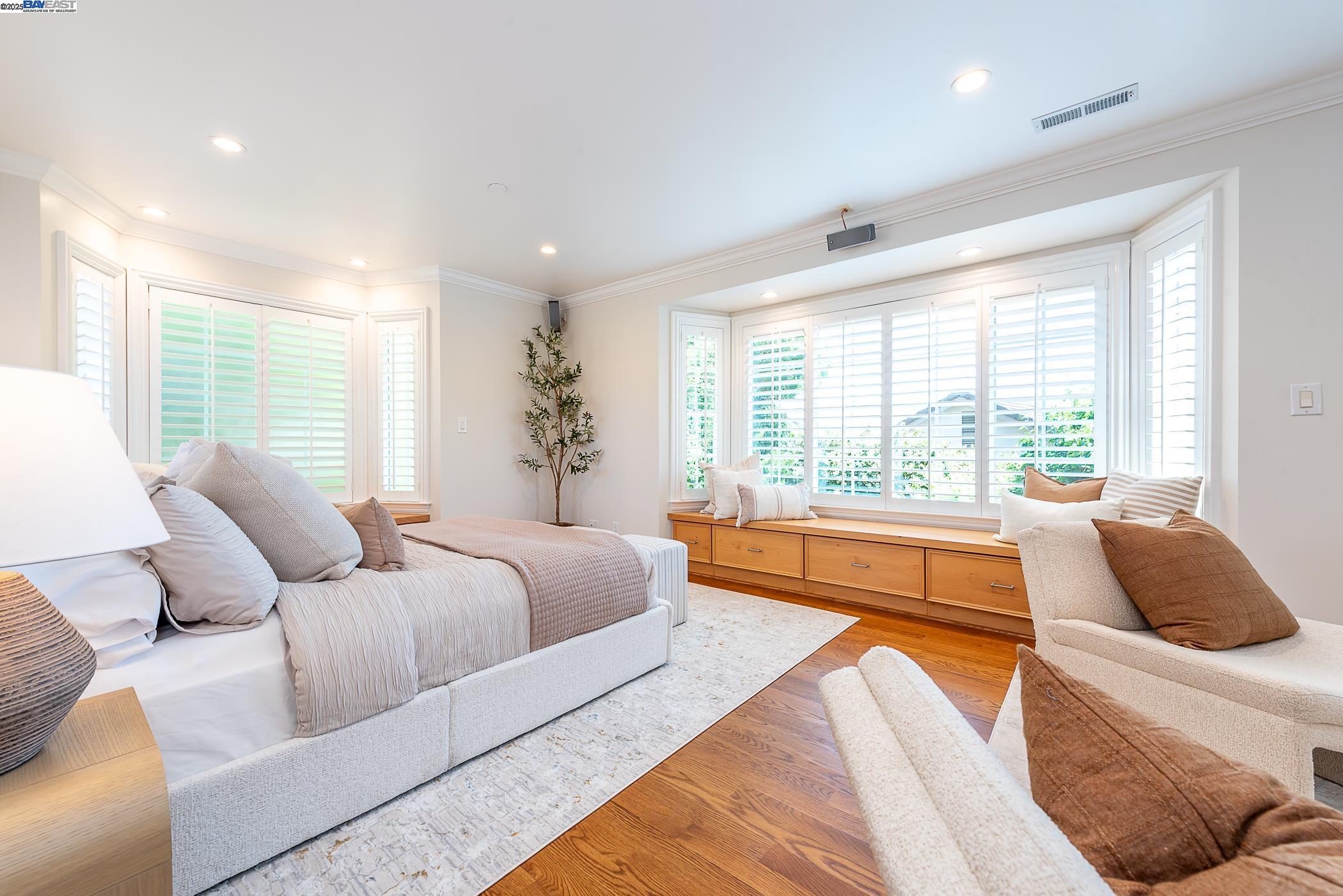 Custom Ponderosa home with  3 car garage - Pioneer Elementary School!