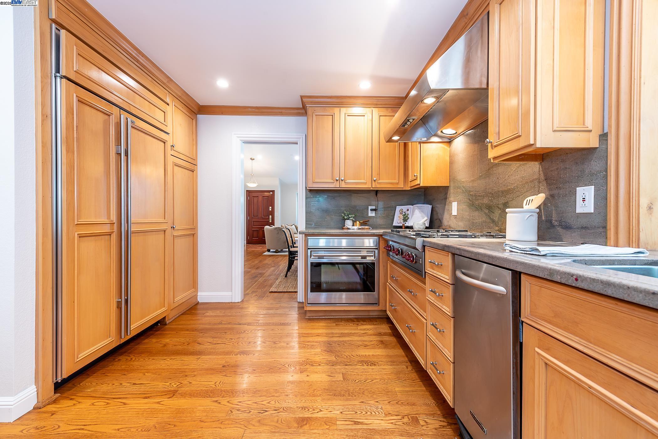 Custom Ponderosa home with  3 car garage - Pioneer Elementary School!