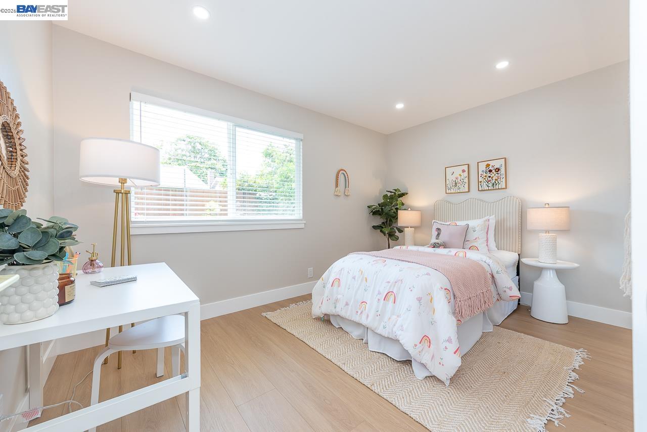4339 Queensboro Way