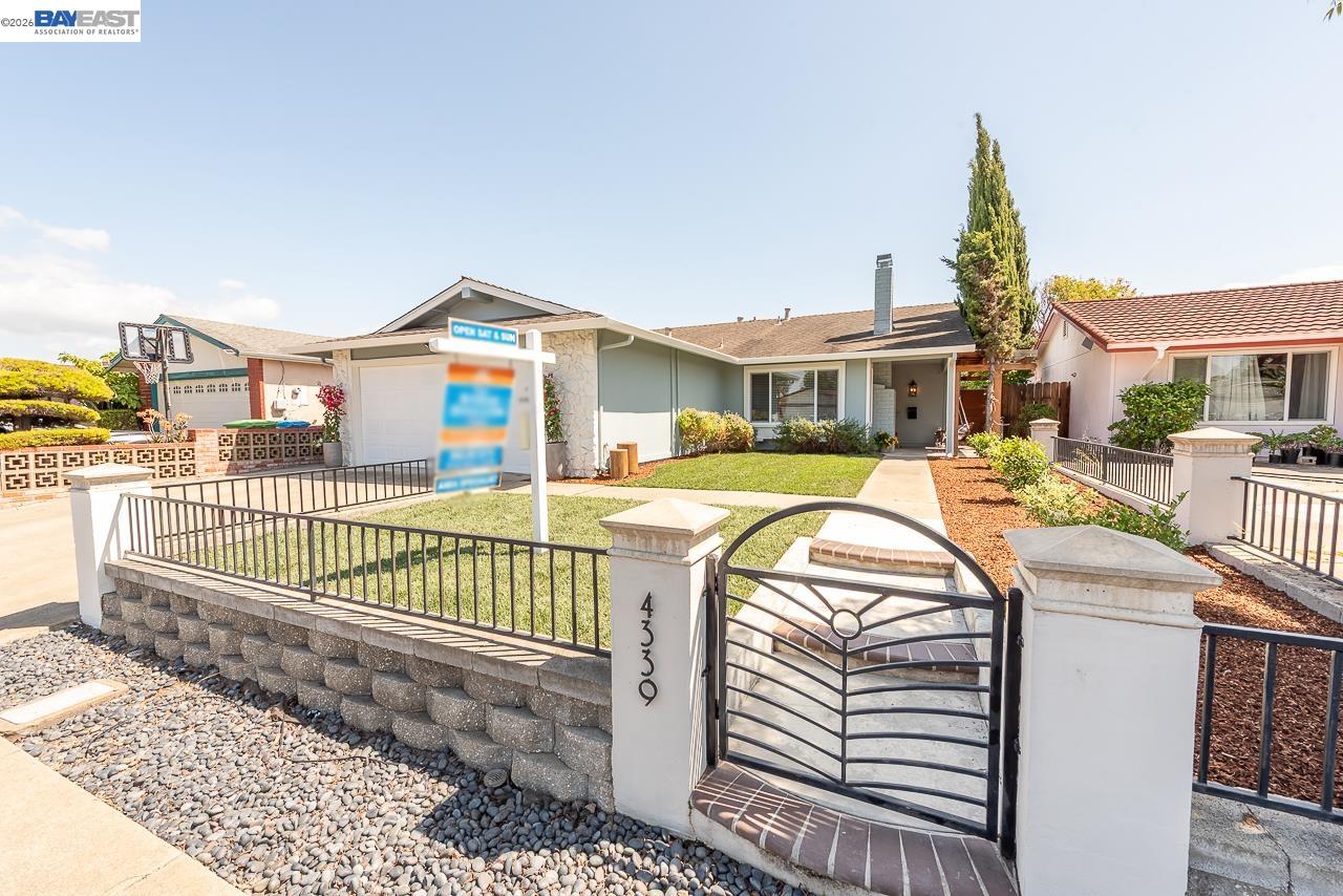 4339 Queensboro Way