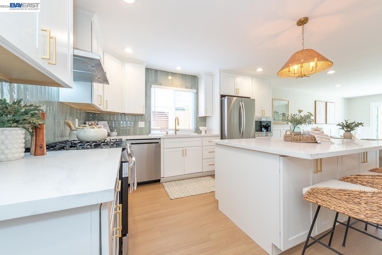 4339 Queensboro Way