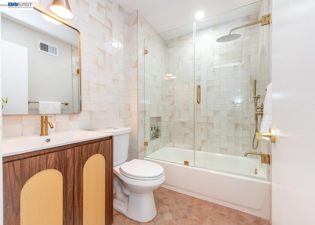 4339 Queensboro Way
