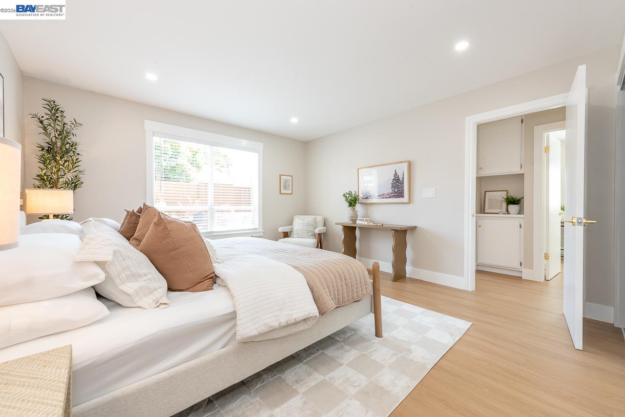 4339 Queensboro Way