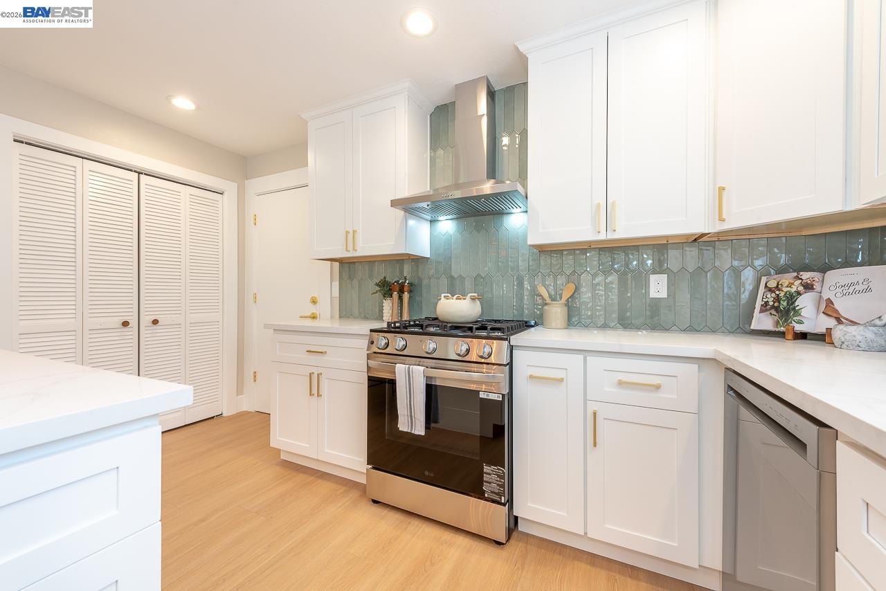 4339 Queensboro Way
